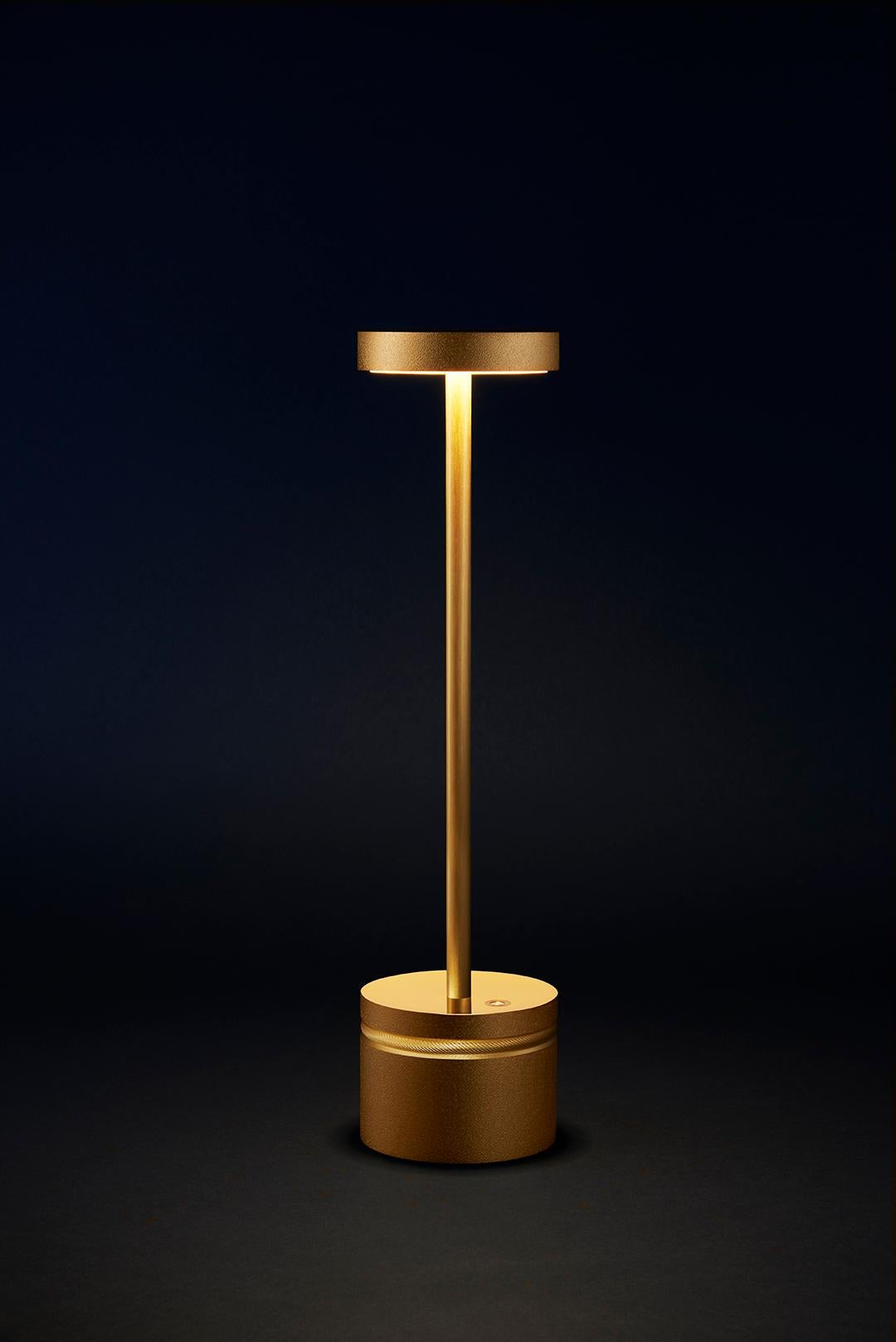 luxciole cordless table lamp