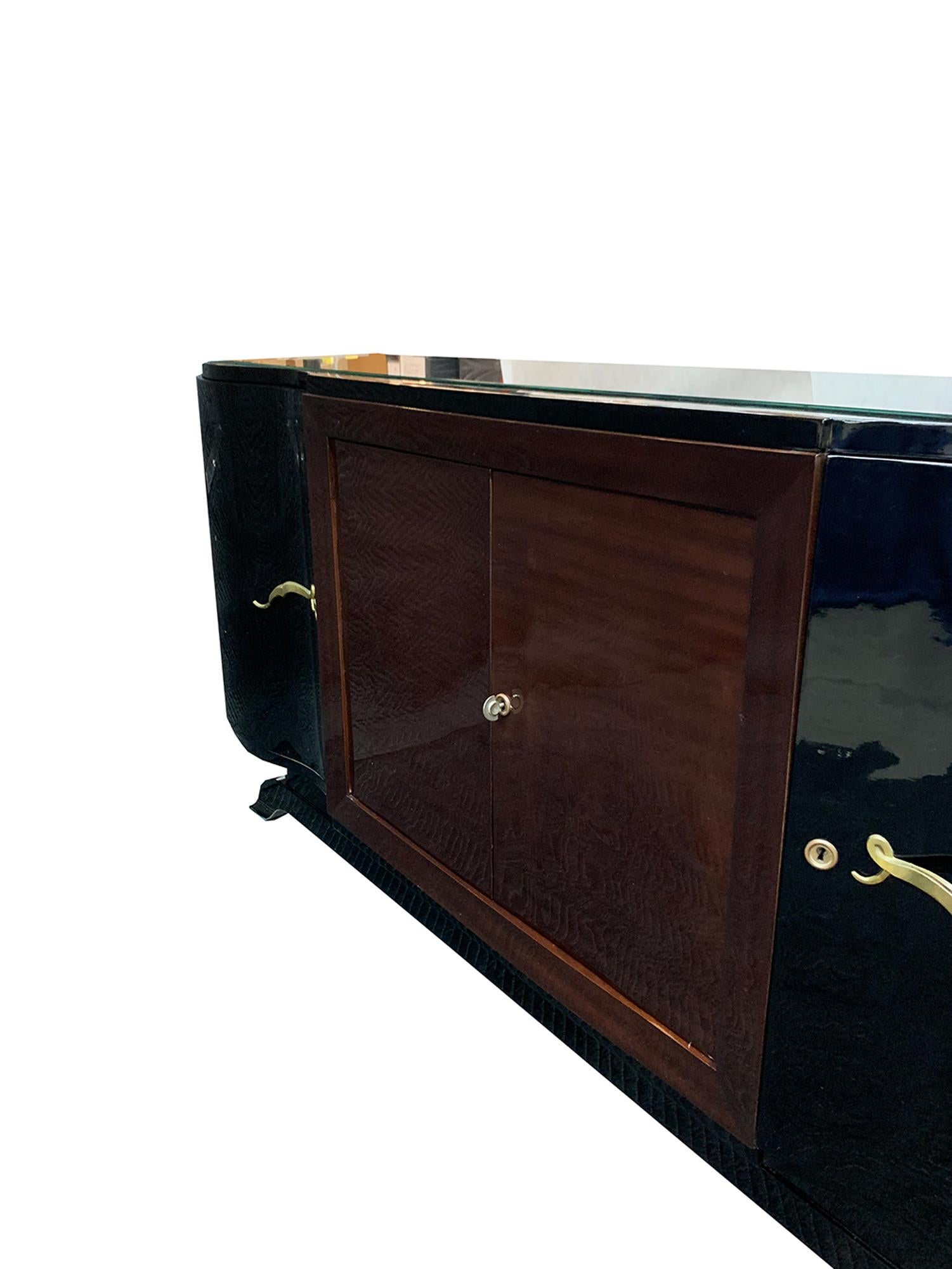 Luxe Art Deco Sideboard Credenza Buffet in Palisander and Black Lacquer In Good Condition In Kingston, NY