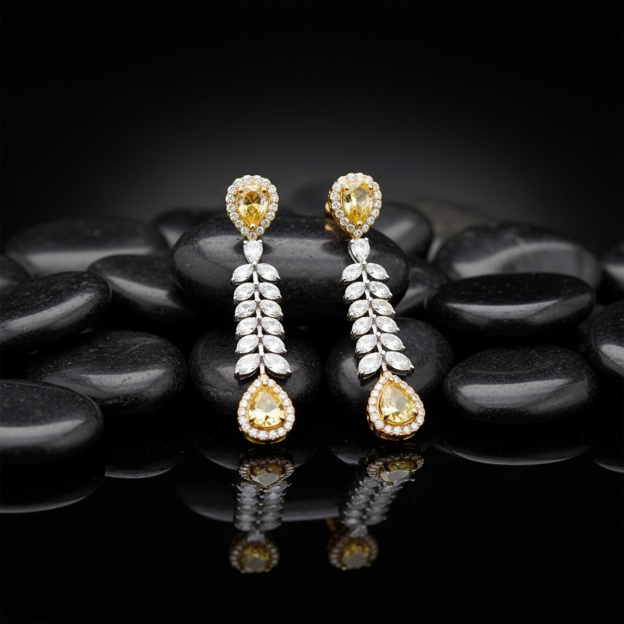 Moderne Boucles d'oreilles goutte à goutte en or jaune 14K et diamants de Luxe Lemon en vente