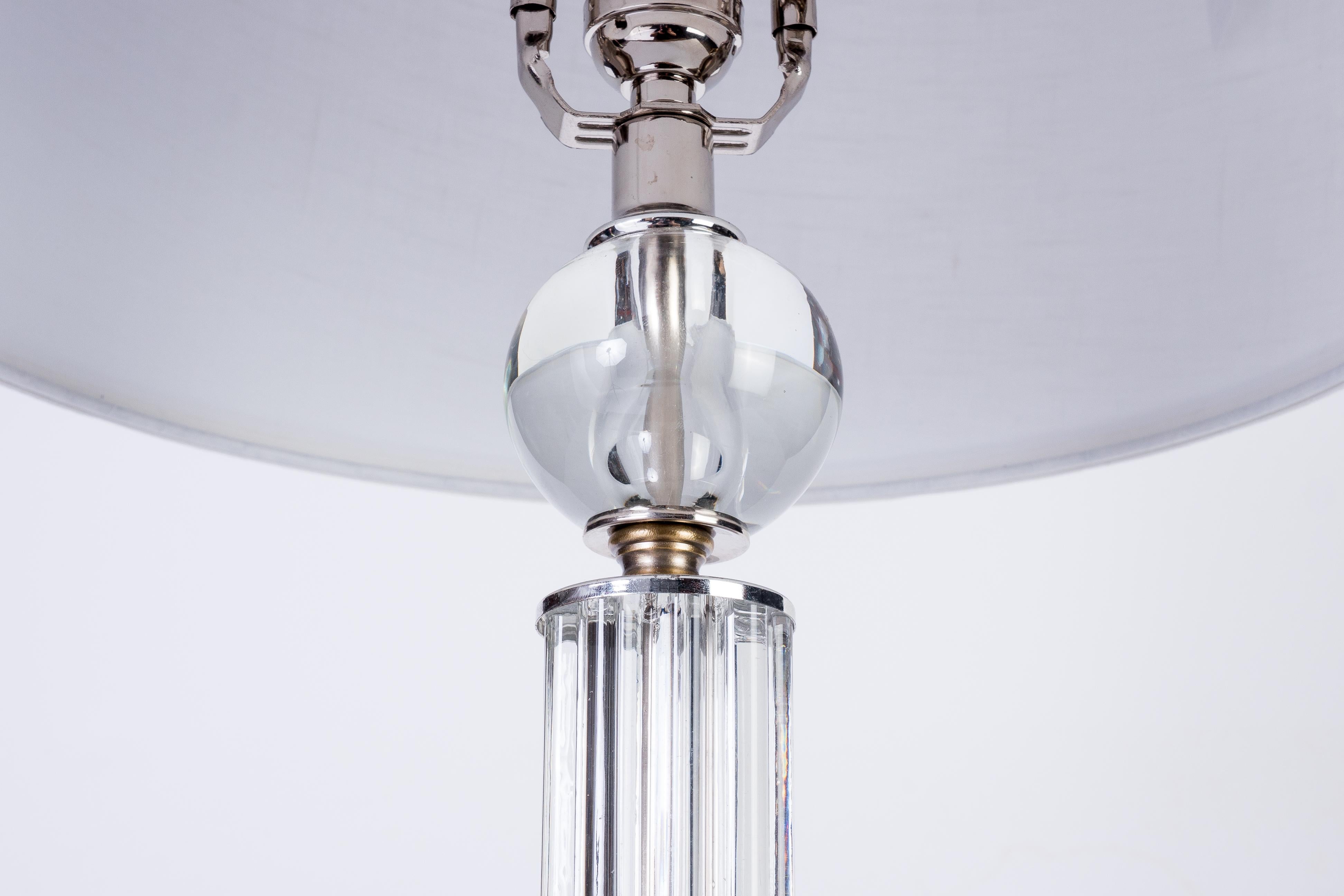 italien Paire de lampes de bureau de luxe en cristal empilées des années 1940 en vente