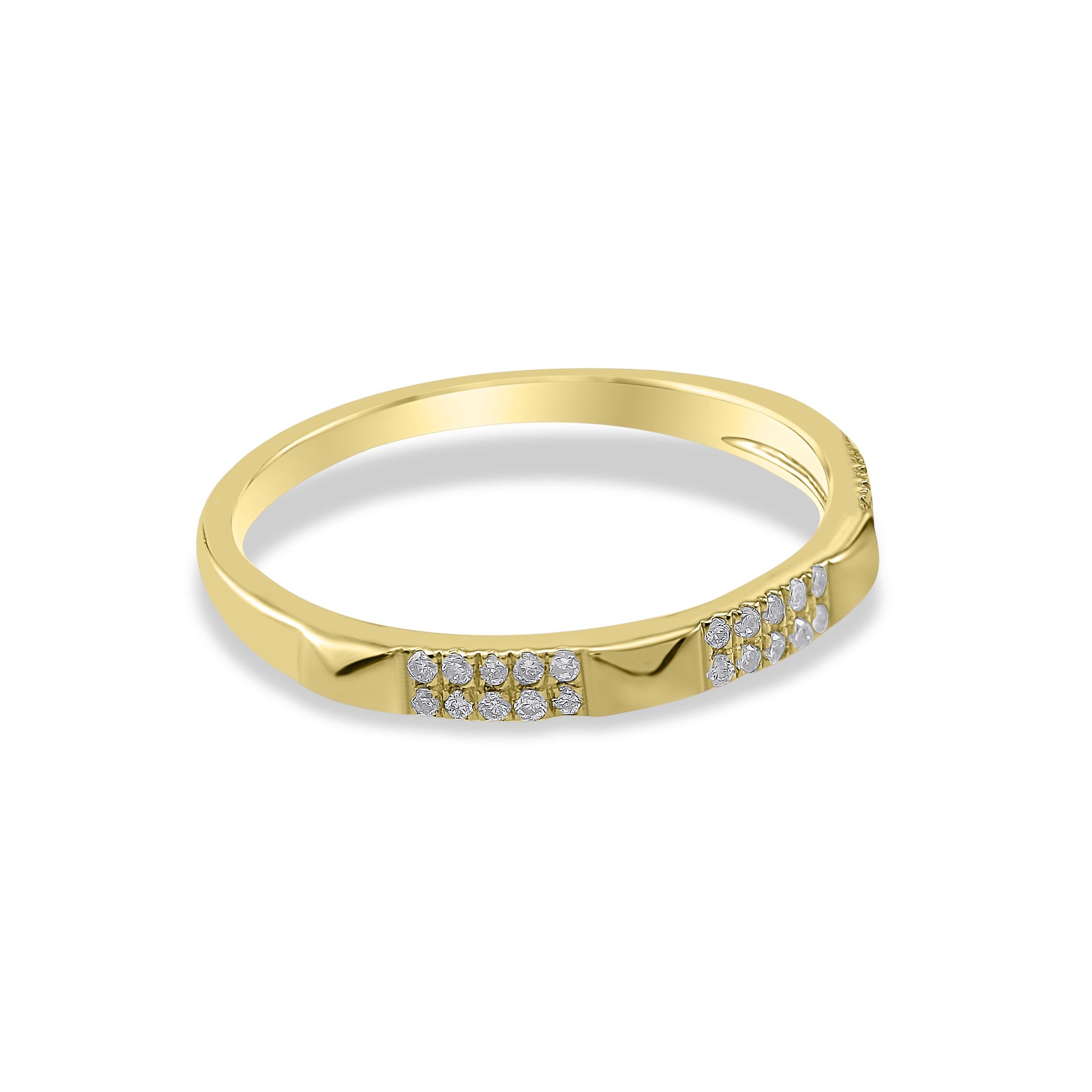Contemporary Luxle 0.15 Cttw Natural Diamond Pyramid Accent Ring in 14K Yellow Gold, Size 7 For Sale