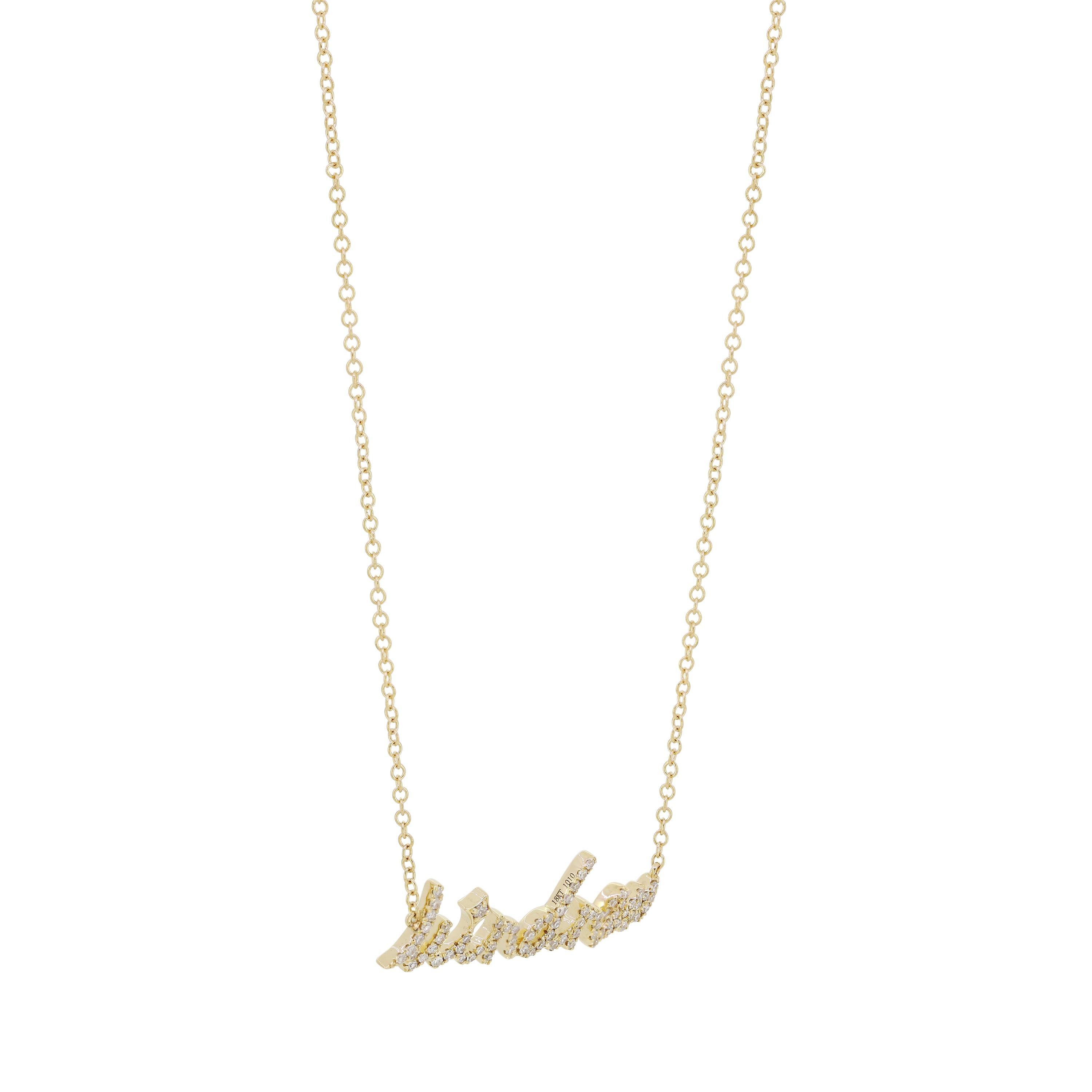 Ce collier exquis est un magnifique rappel du pouvoir de la gentillesse. Le mot 