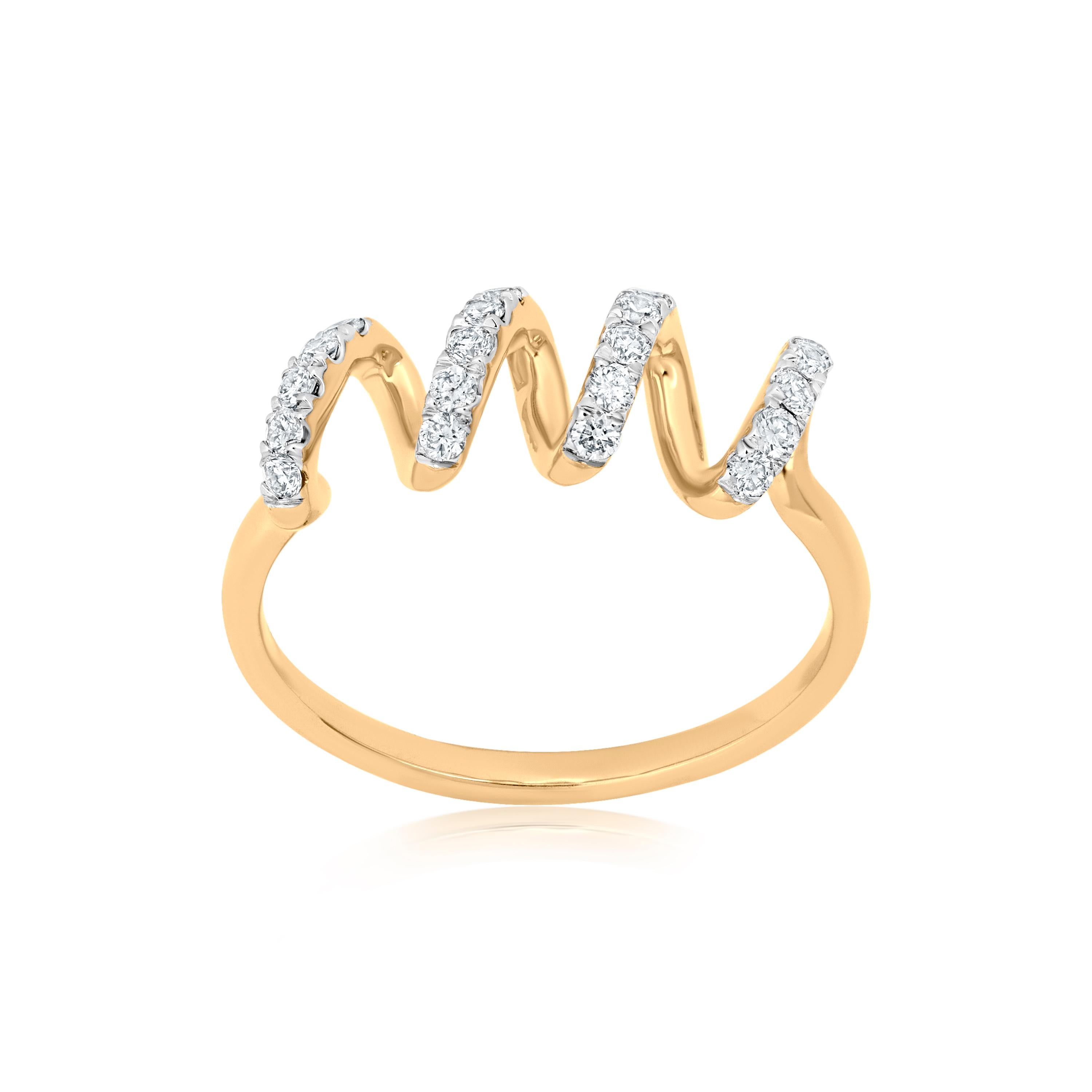 Cette bague unique en forme de spirale diamantée associe un design moderne à des détails luxueux. Réalisé en or jaune 14 carats de haute qualité, le bracelet forme une spirale tourbillonnante qui ajoute du mouvement et du dynamisme à la pièce. La