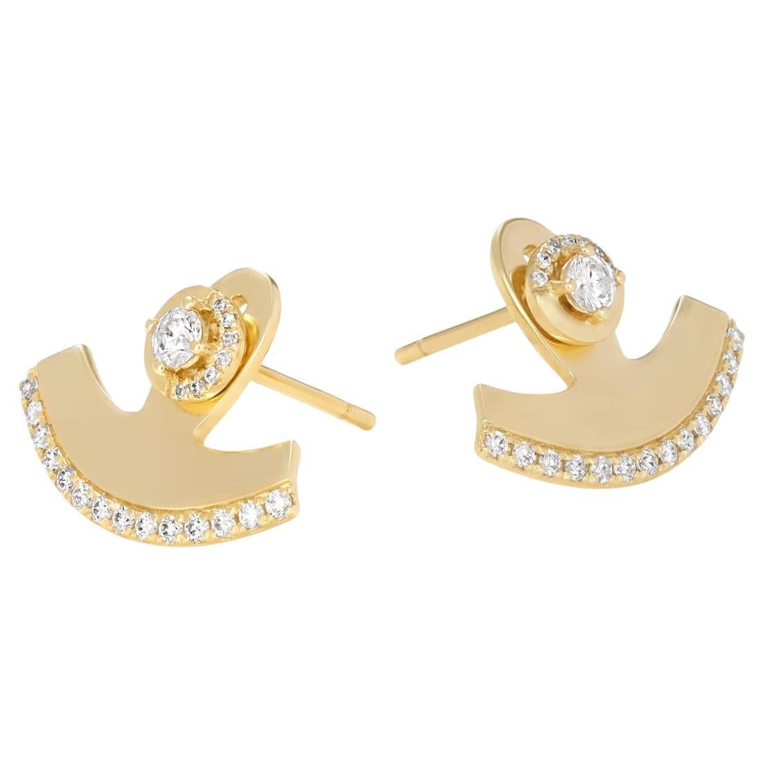 Ajoutez une touche d'élégance céleste avec ces boucles d'oreilles croissant en diamant. Ces superbes boucles d'oreilles présentent un design en forme de croissant de lune orné de diamants étincelants, créant ainsi un look unique et saisissant.