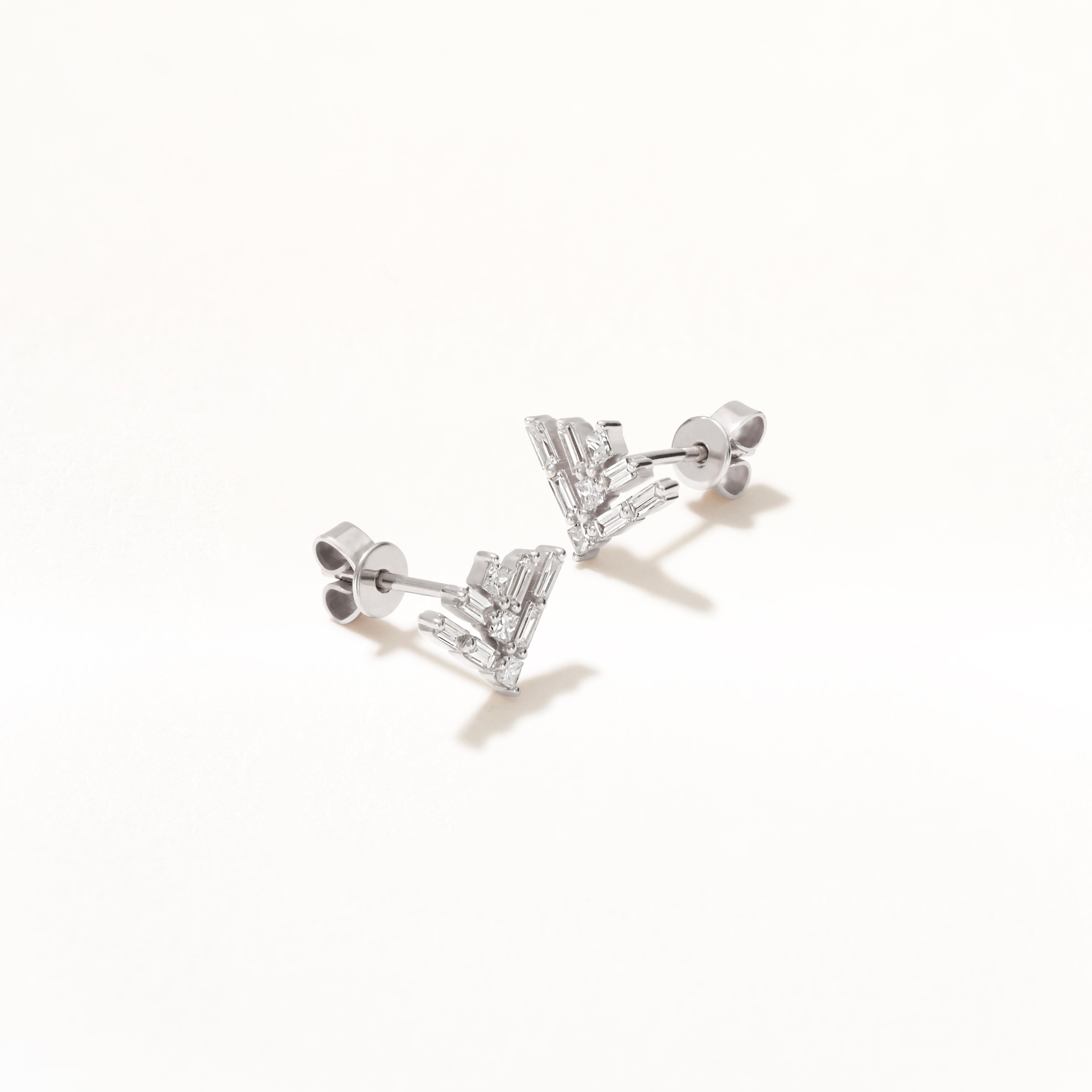 A pair of trendsetting studs made with 12 baguettes and 6 princess-cut diamonds set in alteration by Luxle. This pair comes with clutch backs.
Please follow the Luxury Jewels storefront to view the latest collections & exclusive one of a kind