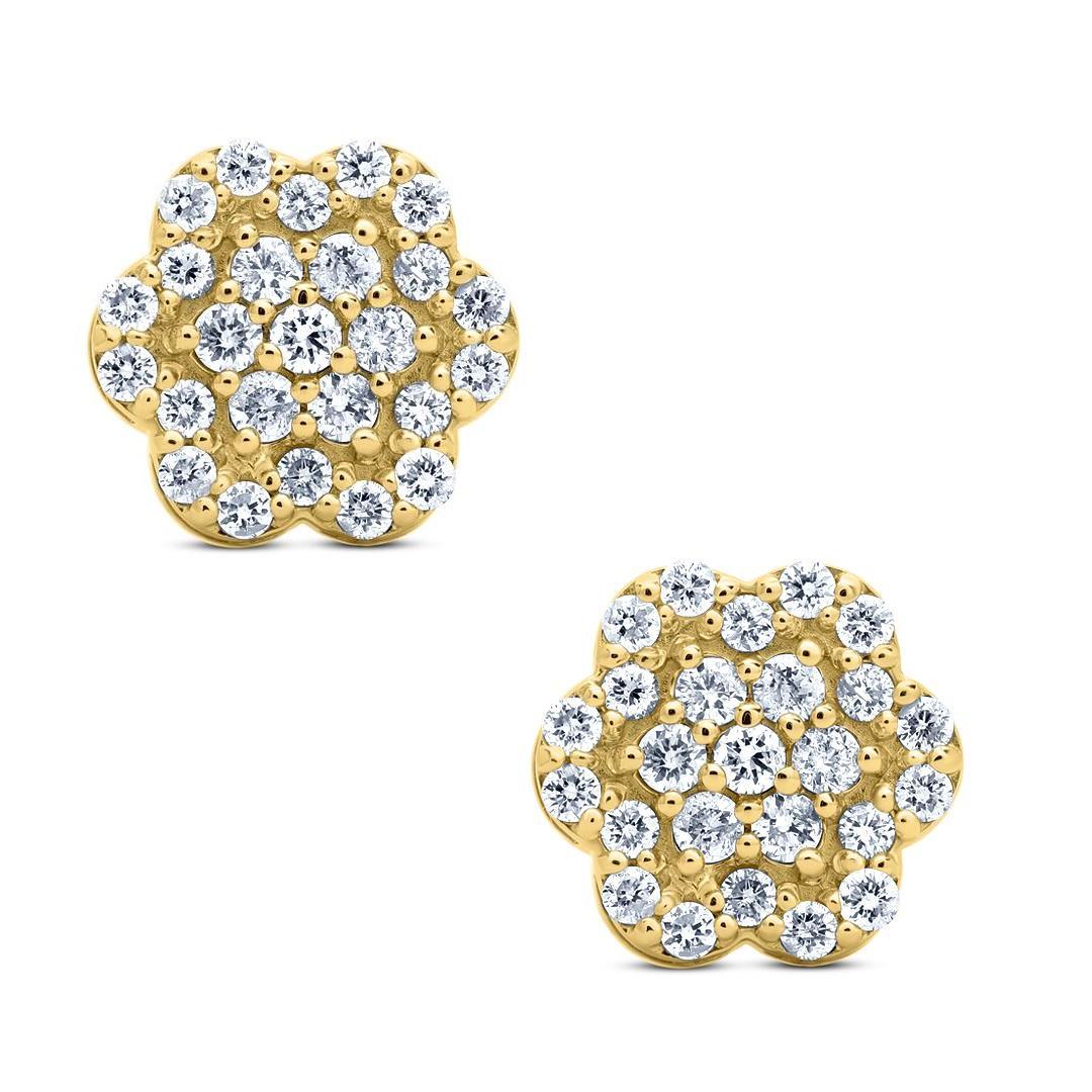 Dieses Luxle-Ohrsteckerpaar erinnert an eine Blume mit vielen Blütenblättern. Es besteht aus runden weißen Diamanten im Vollschliff, die in einer Mikro-Pflasterfassung auf einem Gehäuse aus 18 Karat Gelbgold befestigt sind. Die Diamanten haben die