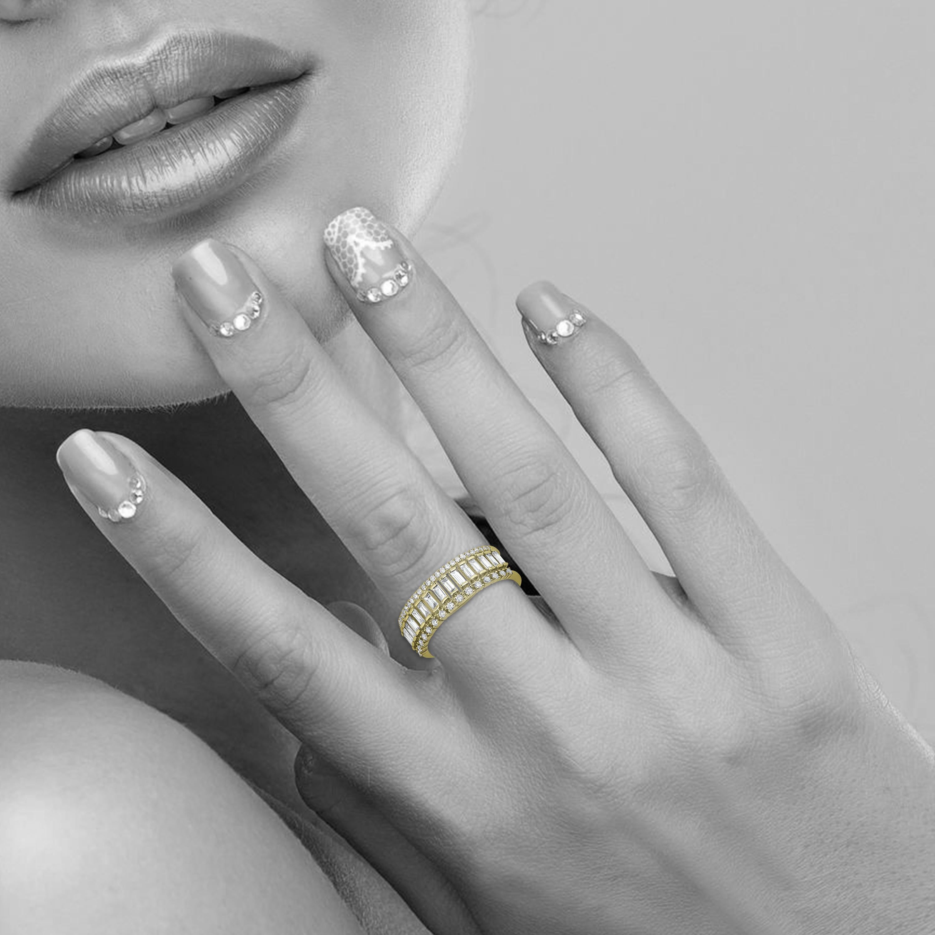 Contemporary Luxle 0.49cttw Baguette and Round Diamond Band Ring in 18k Yellow Gold For Sale