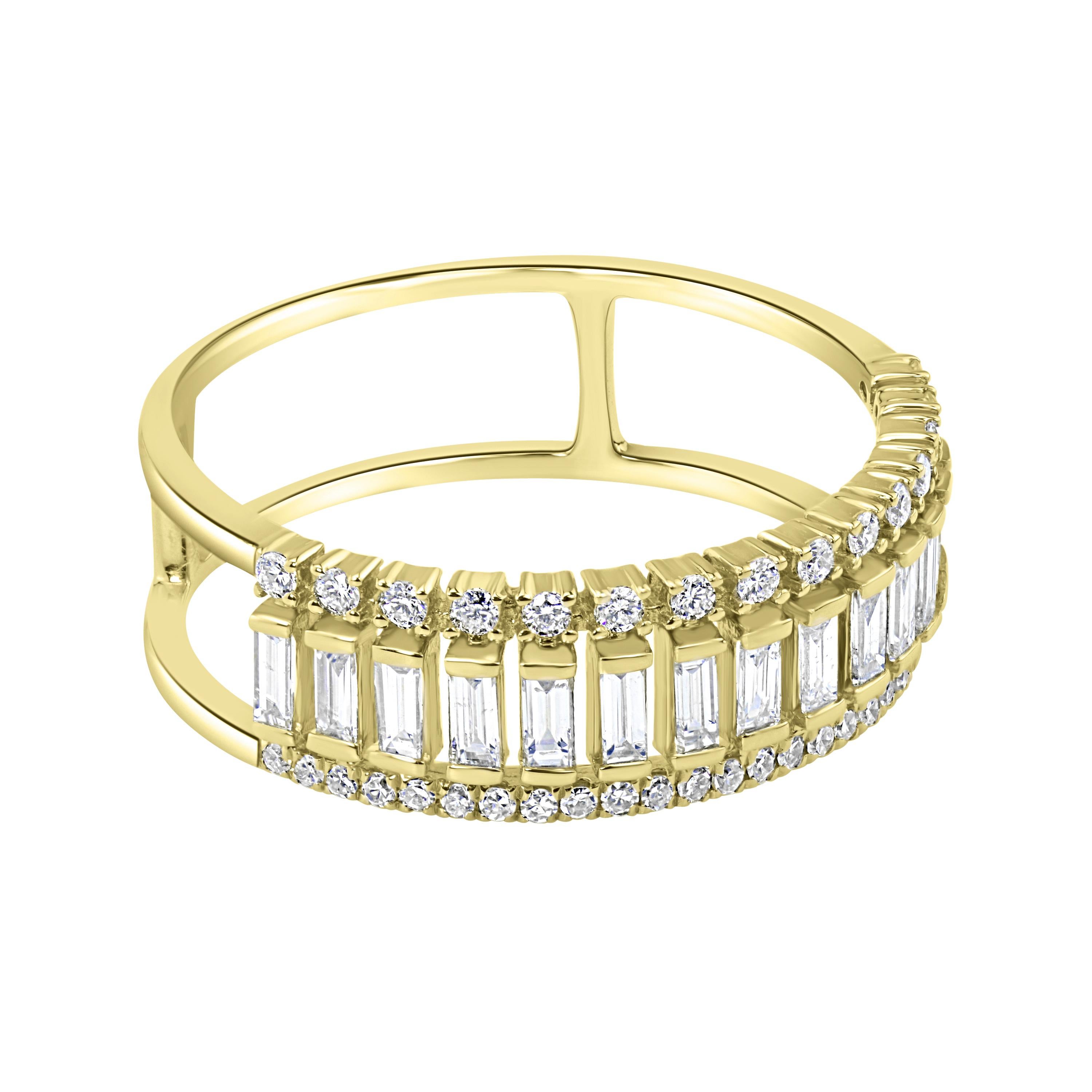 Baguette Cut Luxle 0.49cttw Baguette and Round Diamond Band Ring in 18k Yellow Gold For Sale