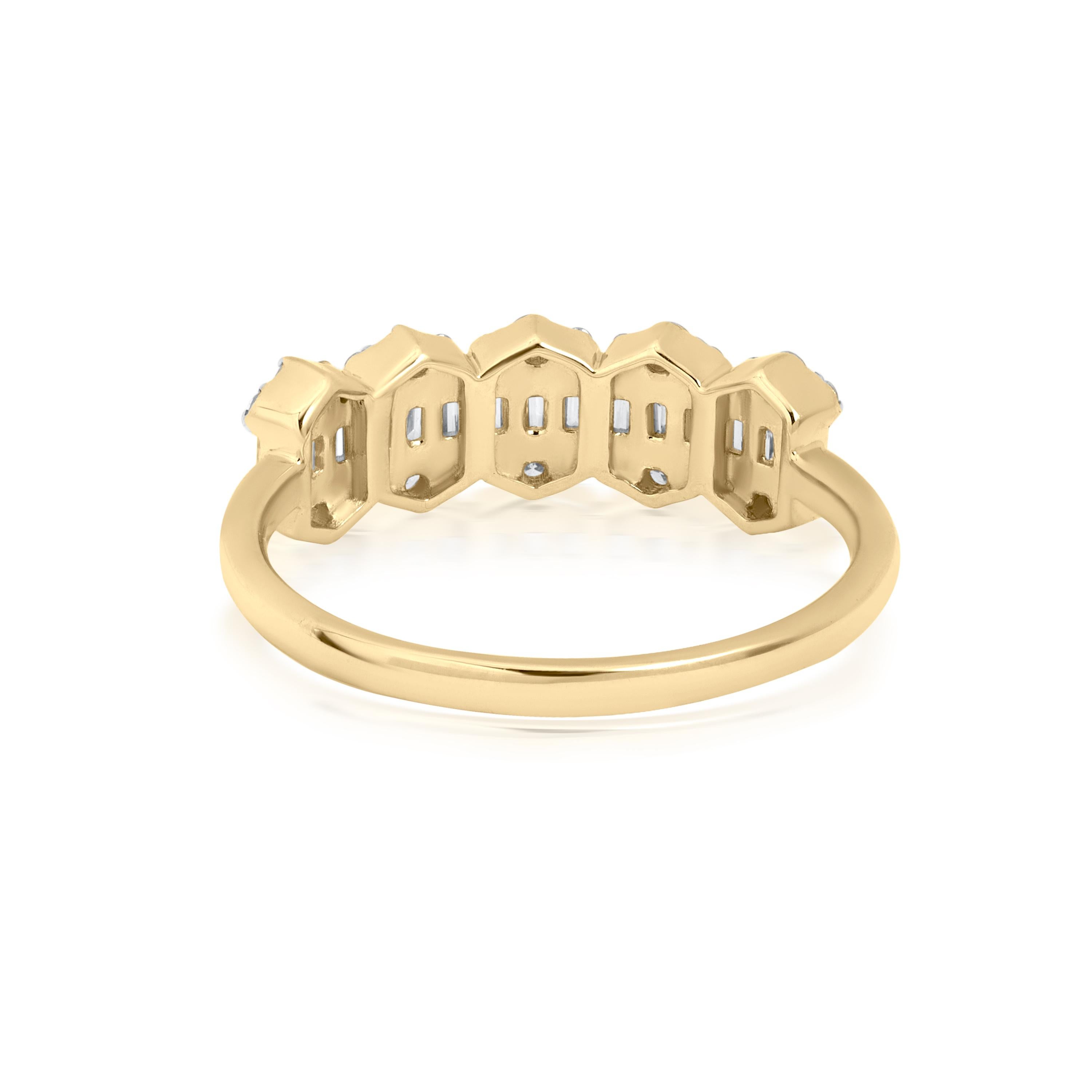 Women's 14K Yellow Gold 0.60 Cttw Natural Diamond Ring Size 7 For Sale