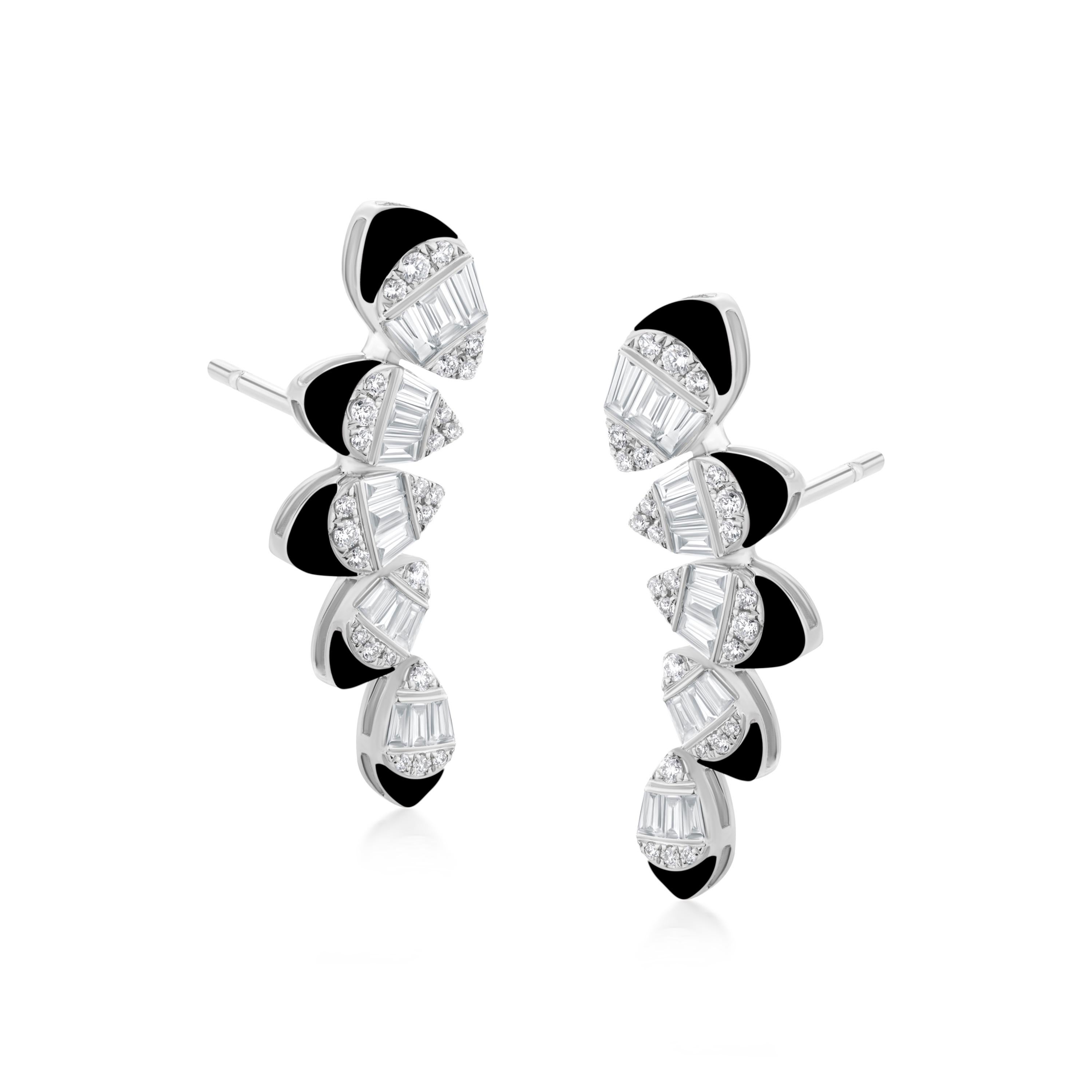 Das Ohrclimber-Ohrringpaar ist ein Kunstwerk und die Kreativität eines Künstlers. Dieser diamantbesetzte Ohrring von Luxle ist ein echter Hingucker. Die Diamanten sind VVS2, VS1 in Klarheit und G in Farbe, mit einem Gewicht von 0,70 Karat. Der