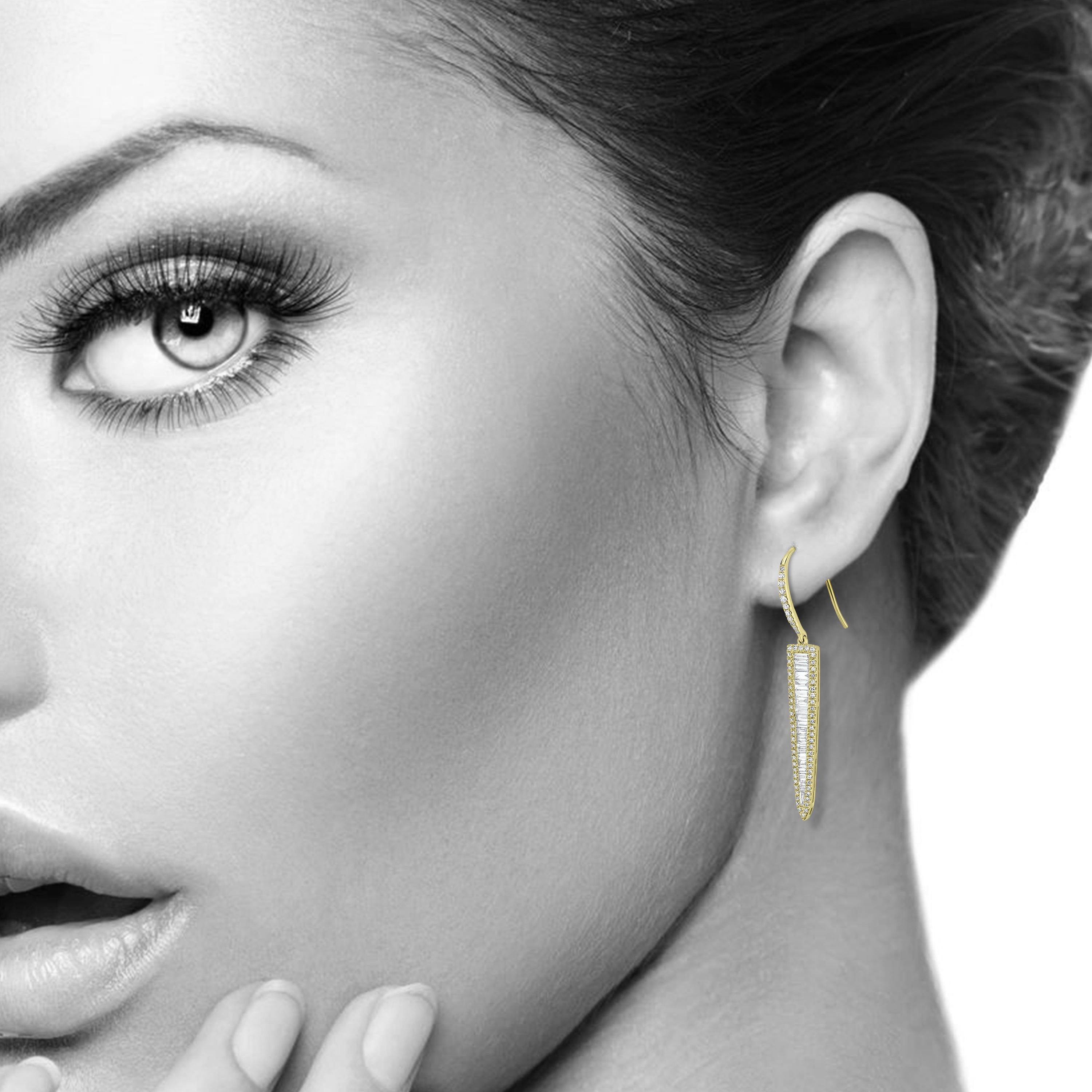 Contemporary Luxle 1.25 Cttw.  Natural Diamond Triangle Drop Earrings in 18k Yellow Gold For Sale