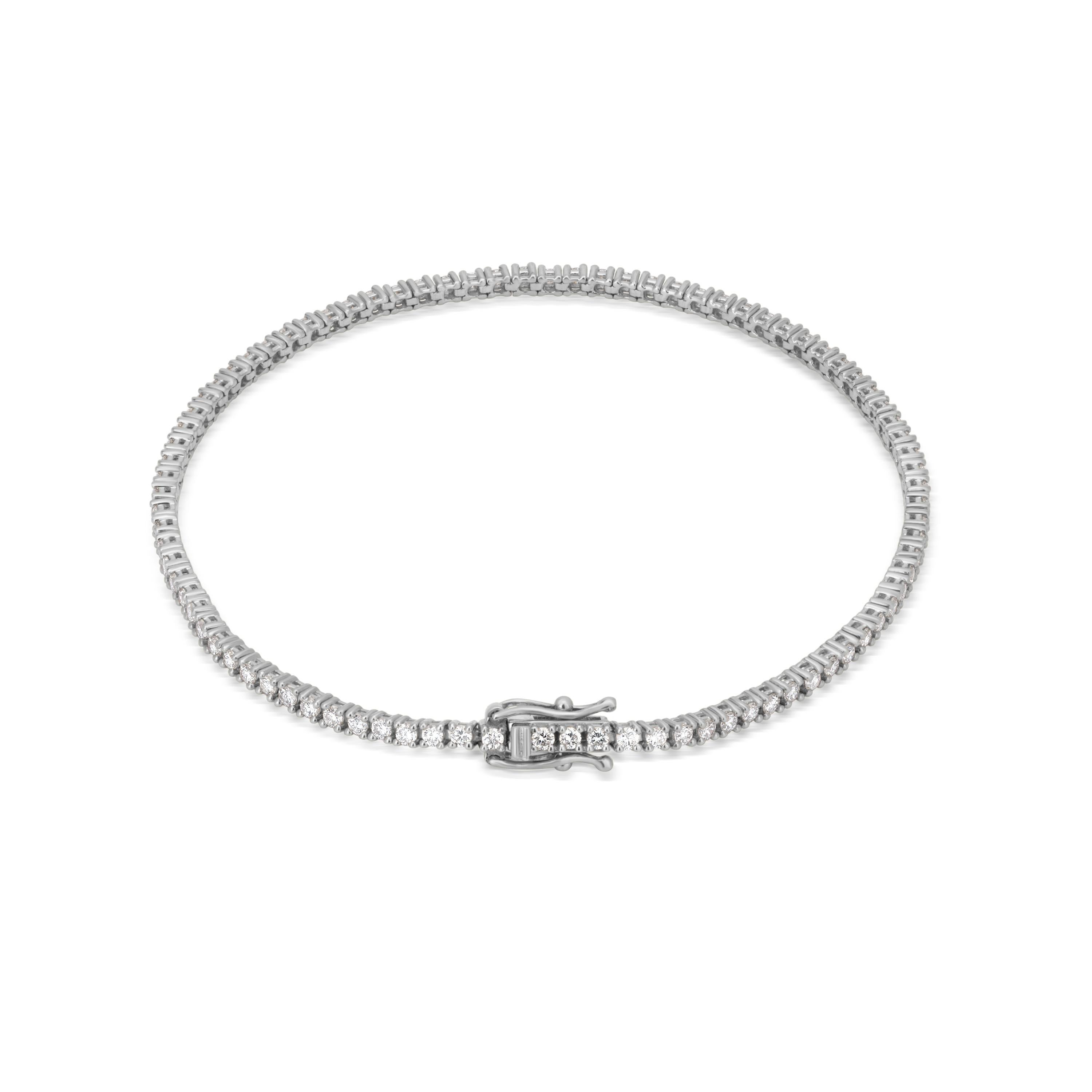 Luxle 1.6 Cttw. Rundes Diamant-Tennisarmband aus 18 Karat Weißgold (Zeitgenössisch) im Angebot