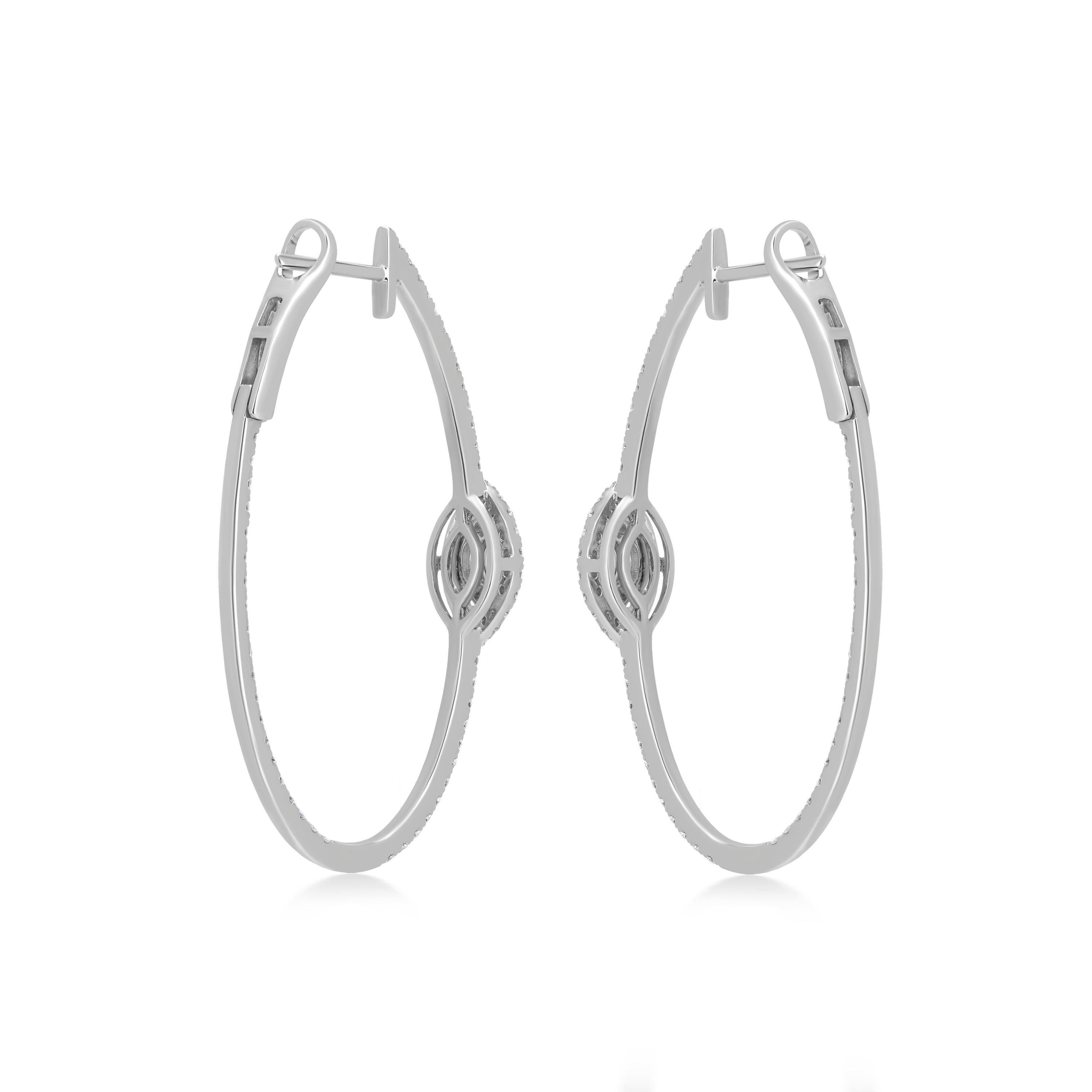 Contemporain 1.61 ct. pt. Boucles d'oreilles en or blanc 18 carats avec anneau intérieur et extérieur en diamant en vente