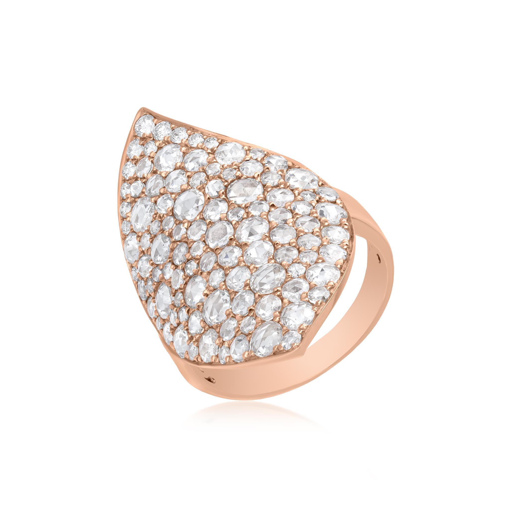 Setzen Sie ein atemberaubendes Zeichen mit dem Luxle 2,19 Cttw. Runder Diamant-Blatt-Cluster-Ring im Rosenschliff aus 18 Karat Roségold. Dieser Ring ist ein wahres Meisterwerk, das die Schönheit der Diamanten in einem einzigartigen und auffälligen