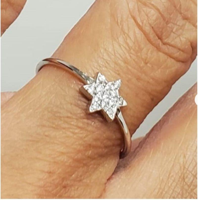 Contemporary Luxle Diamond Star Ring in 18k White Gold