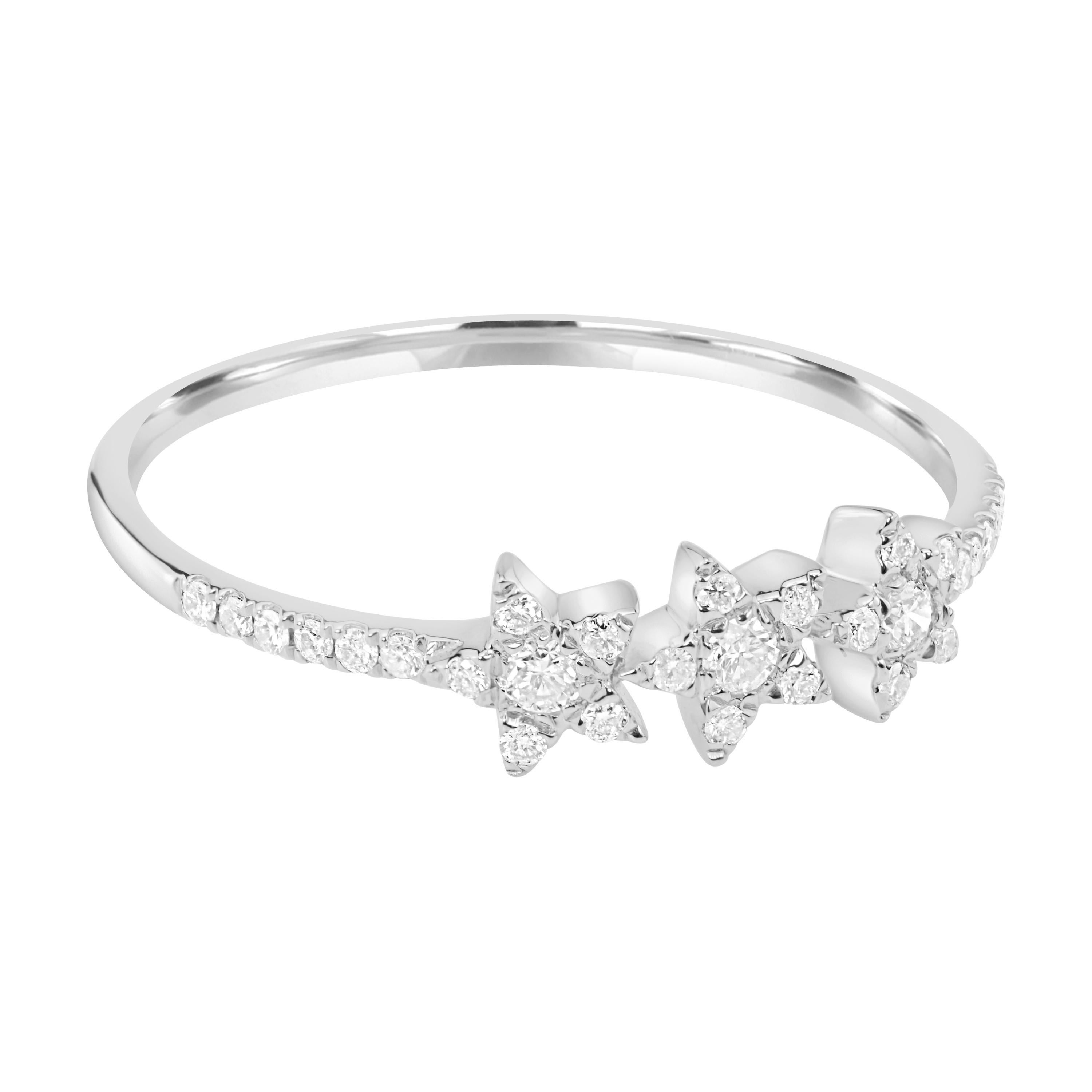Taglio rotondo Luxle 1/5th Cttw Natural Diamond Three Star Ring in 18k White Gold, Size 7 in vendita