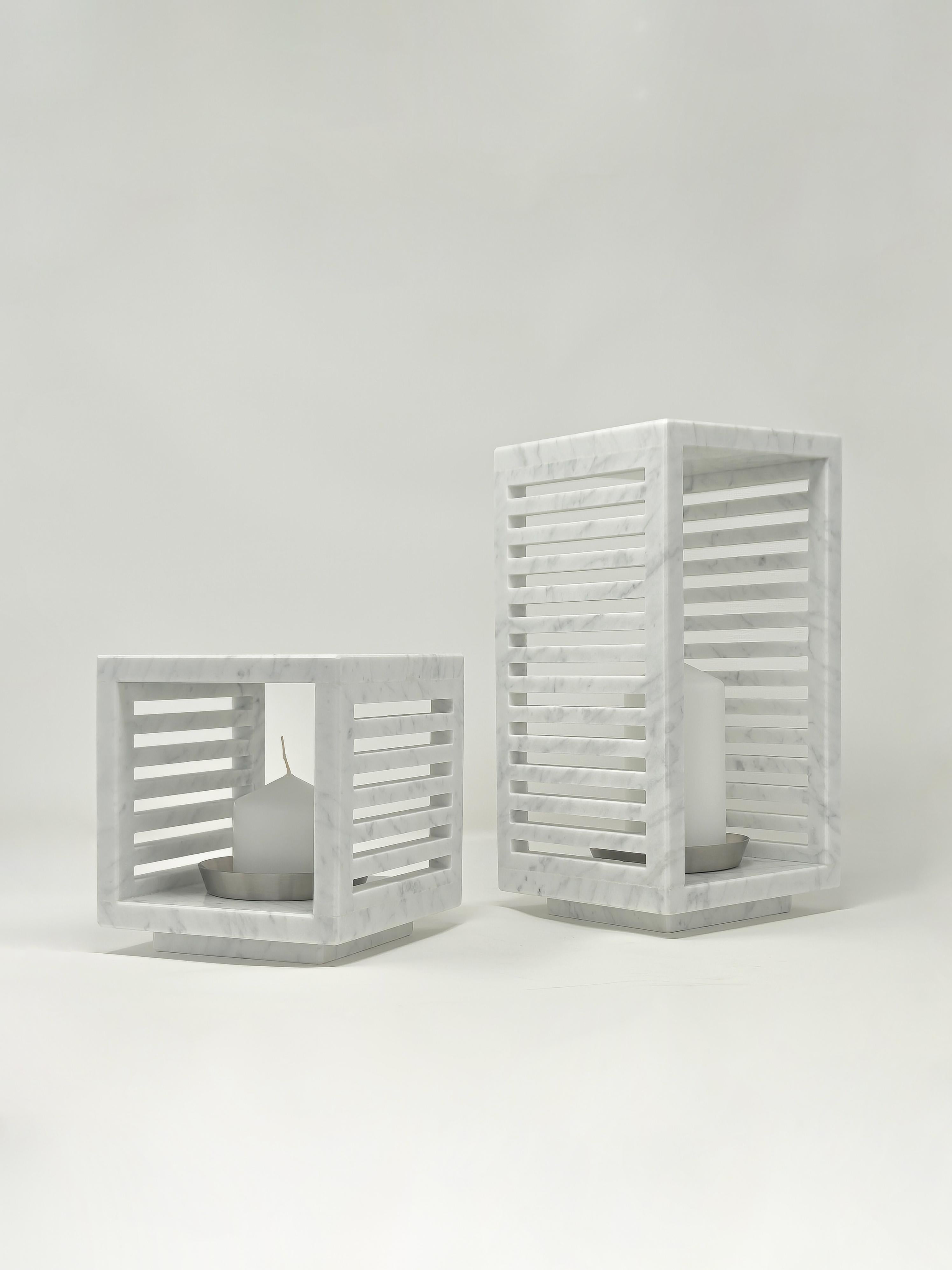 Italian Luxor – Lanterna a Candela Contemporanea in Marmo di Carrara -  (Medium Size) in vendita