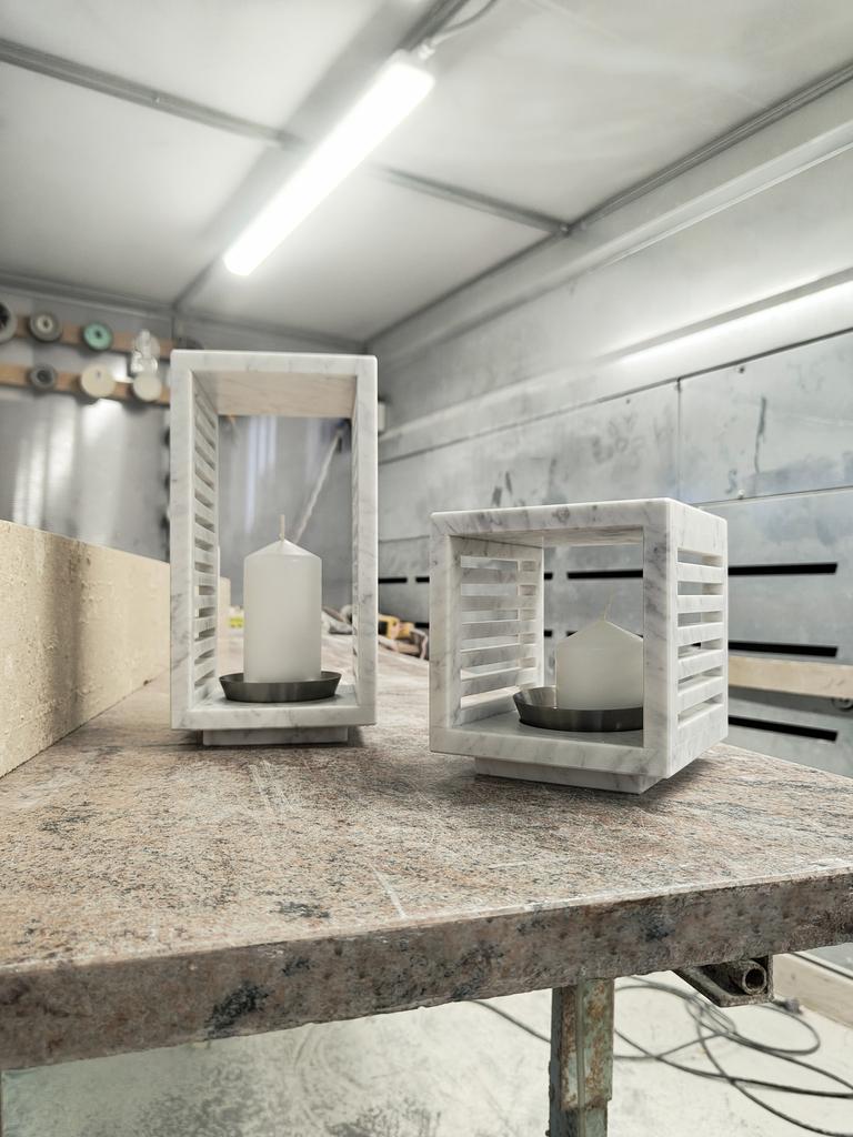 Luxor – Lanterna a Candela Contemporanea in Marmo di Carrara -  (Small Size) in vendita 2