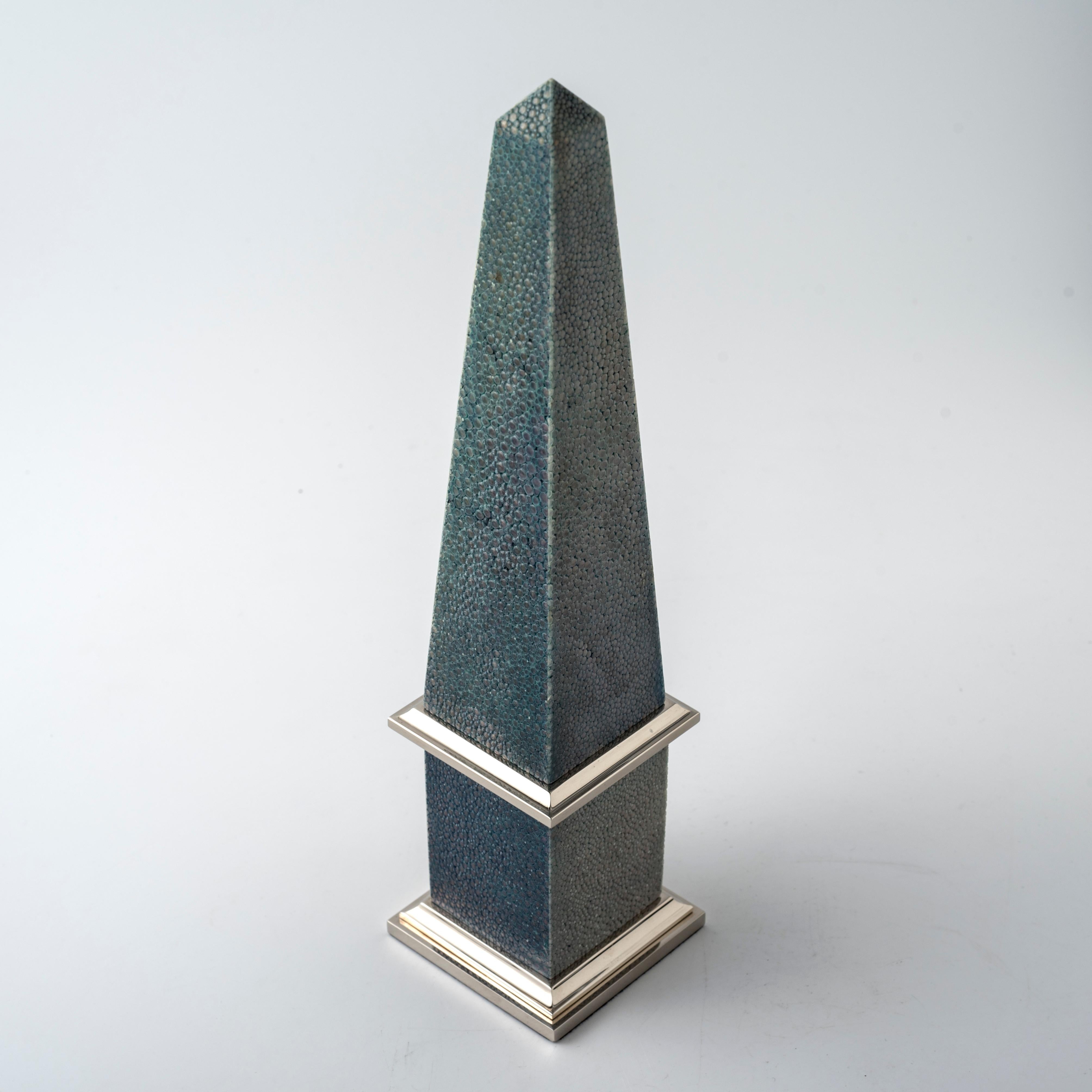 LUXOR Reloj obelisco  en cuero shagreen -  Diseño inspirado en el Antiguo Egipto Italian en venta