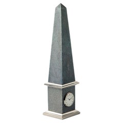 LUXOR Reloj obelisco  en cuero shagreen -  Diseño inspirado en el Antiguo Egipto