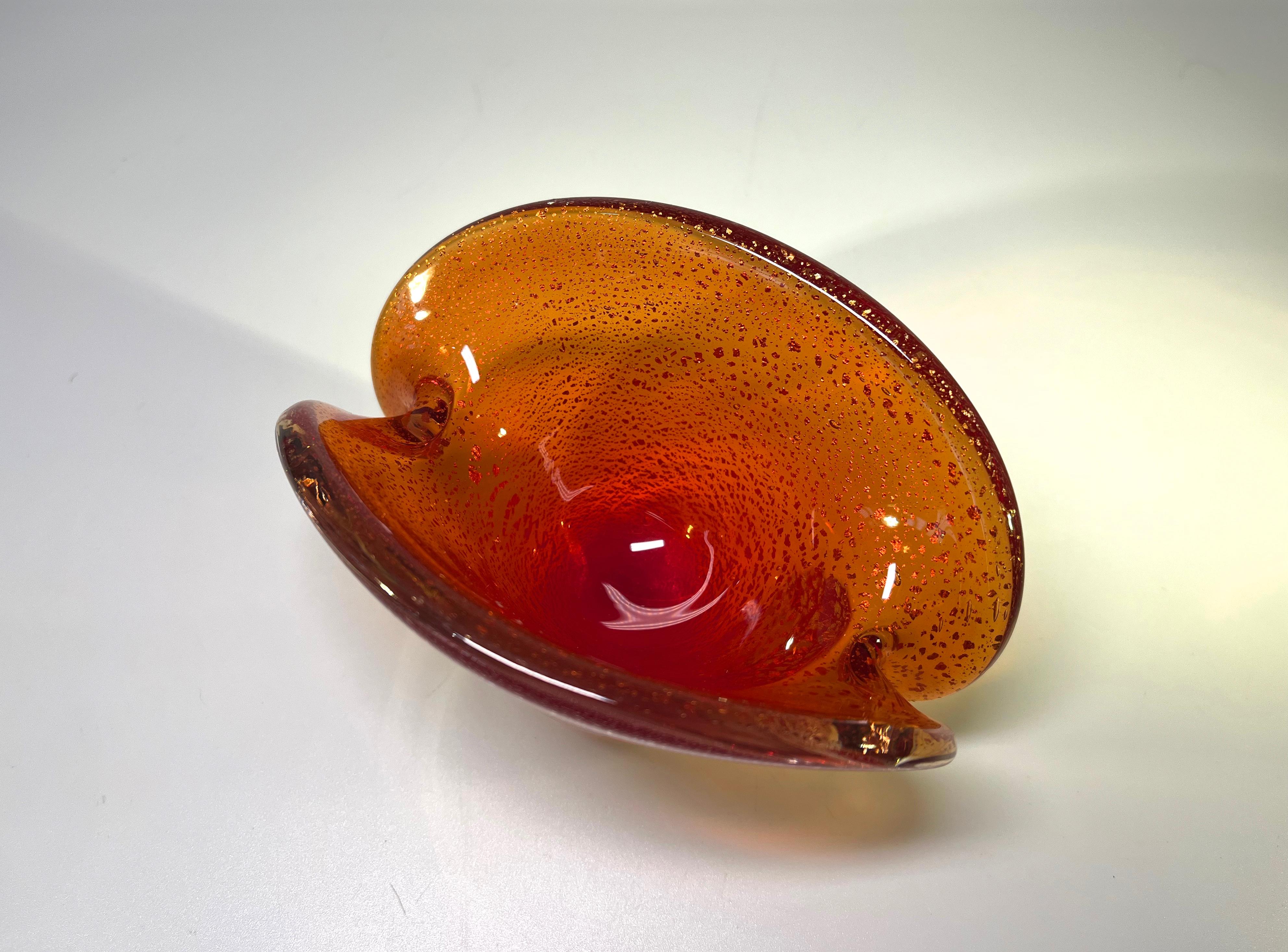 Luxuriant Liquid Amber And Silver Shards, Murano Glass Clam Shell Vase For Sale 2