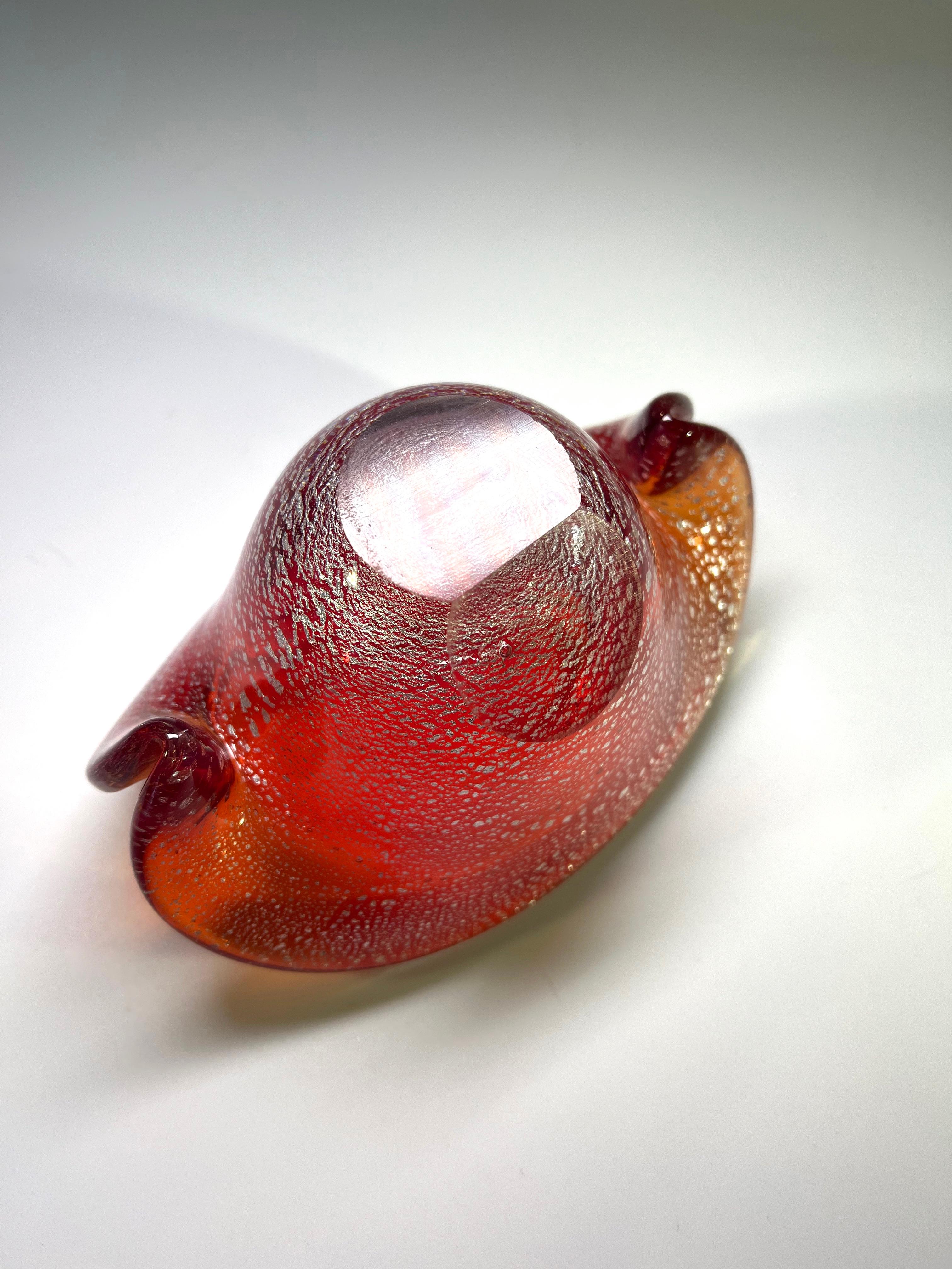 Luxuriant Liquid Amber And Silver Shards, Murano Glass Clam Shell Vase For Sale 4