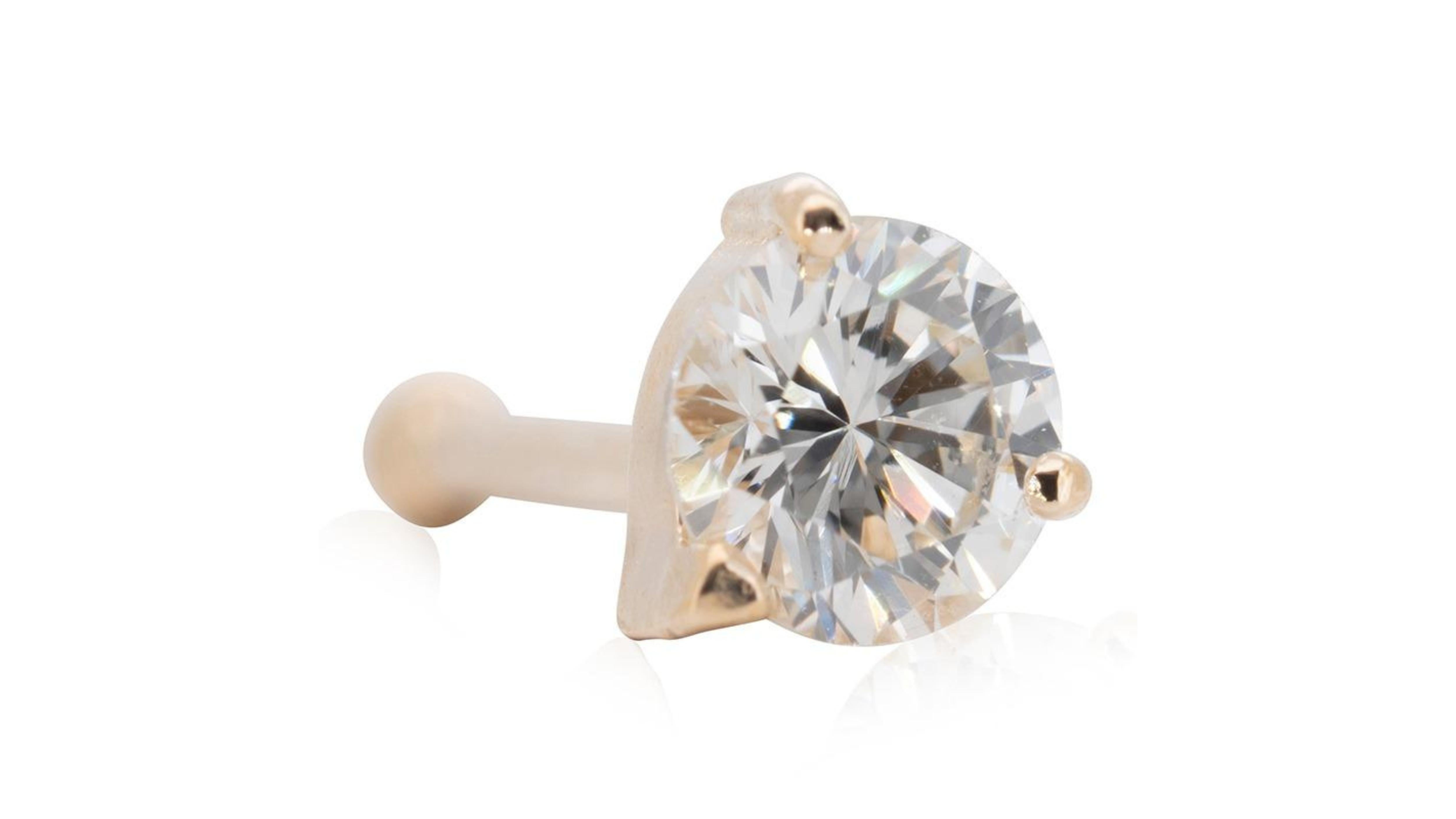 Luxurious 0.03 ct. Round Diamond Nose Piercing  For Sale 3