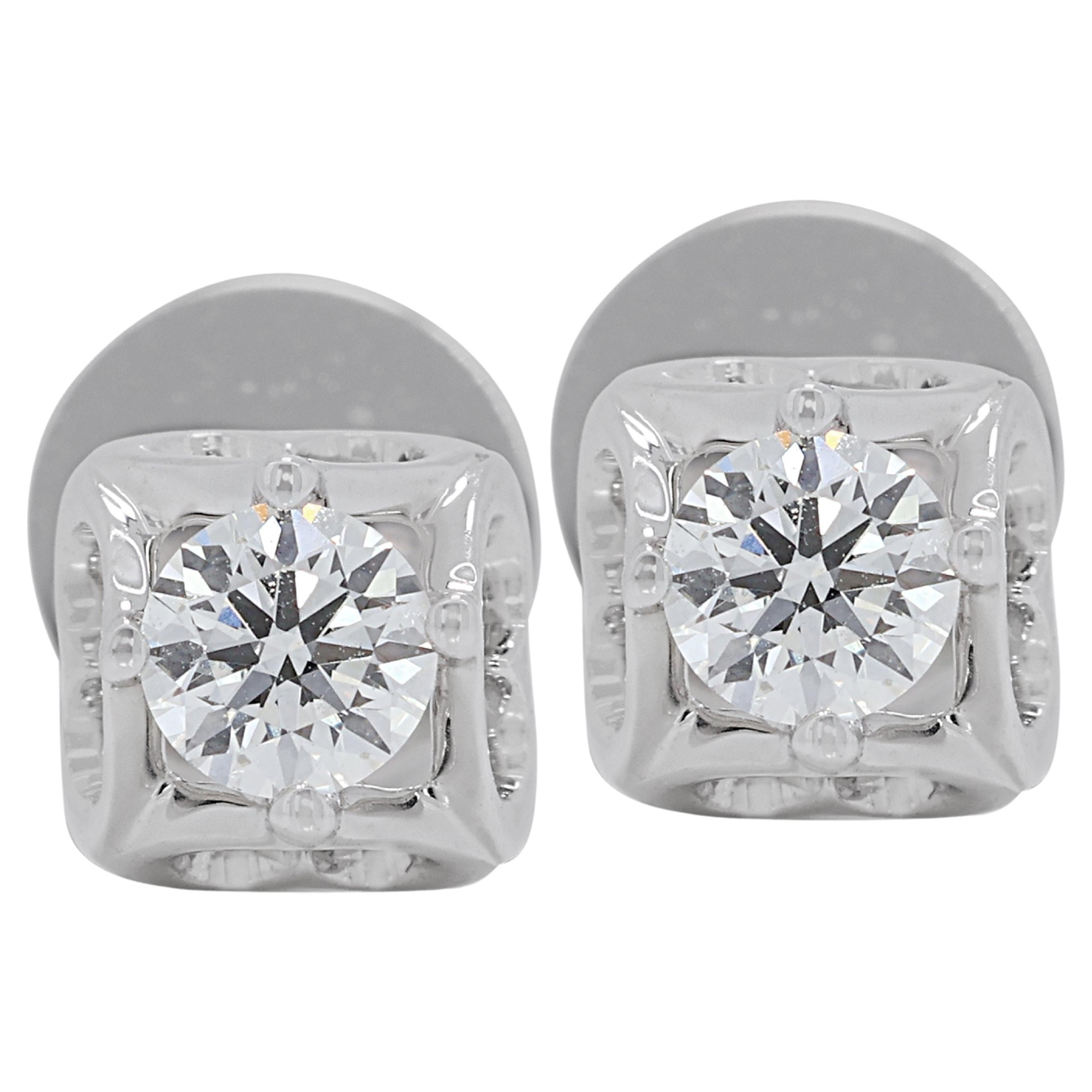 Luxurious 0.20ct Diamond Stud Earrings in 18k White Gold For Sale