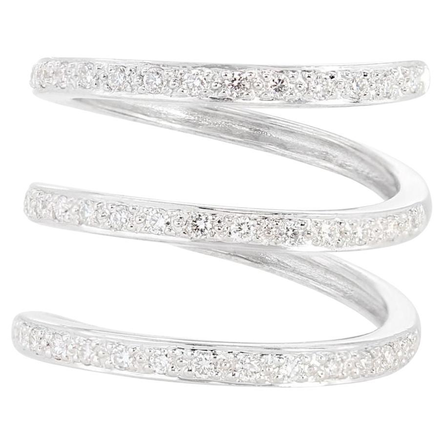 Luxueuse bague en or blanc 18 carats avec diamants en forme de spirale de 0,26 carat en vente
