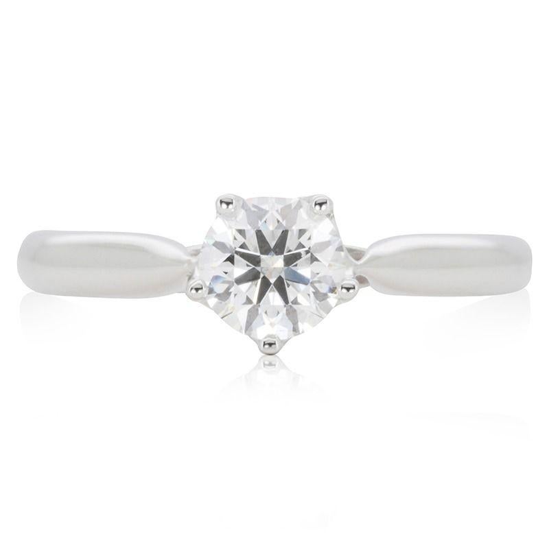 Round Cut Luxurious 0.42 ct. Round Brilliant Diamonds Ring For Sale