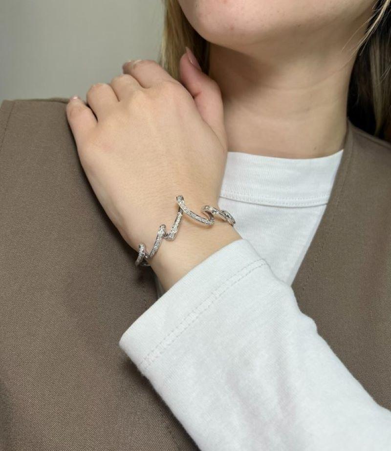 Luxueux bracelet en or blanc 18 carats avec diamants ronds brillants de 0,56 carat Neuf - En vente à רמת גן, IL