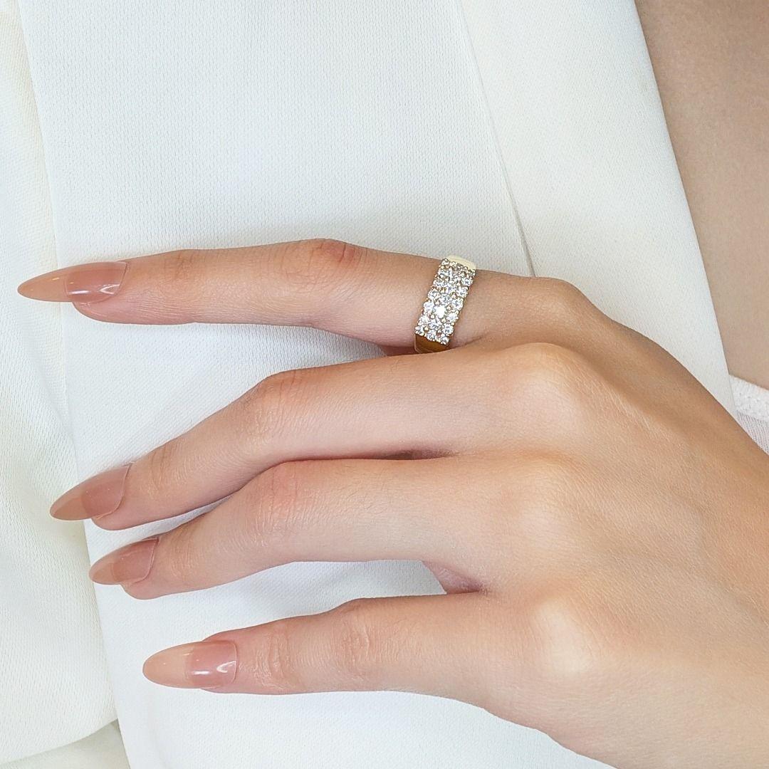 Luxueuse bague en or jaune 18 carats avec diamant naturel de 0,59 carat Pour femmes en vente