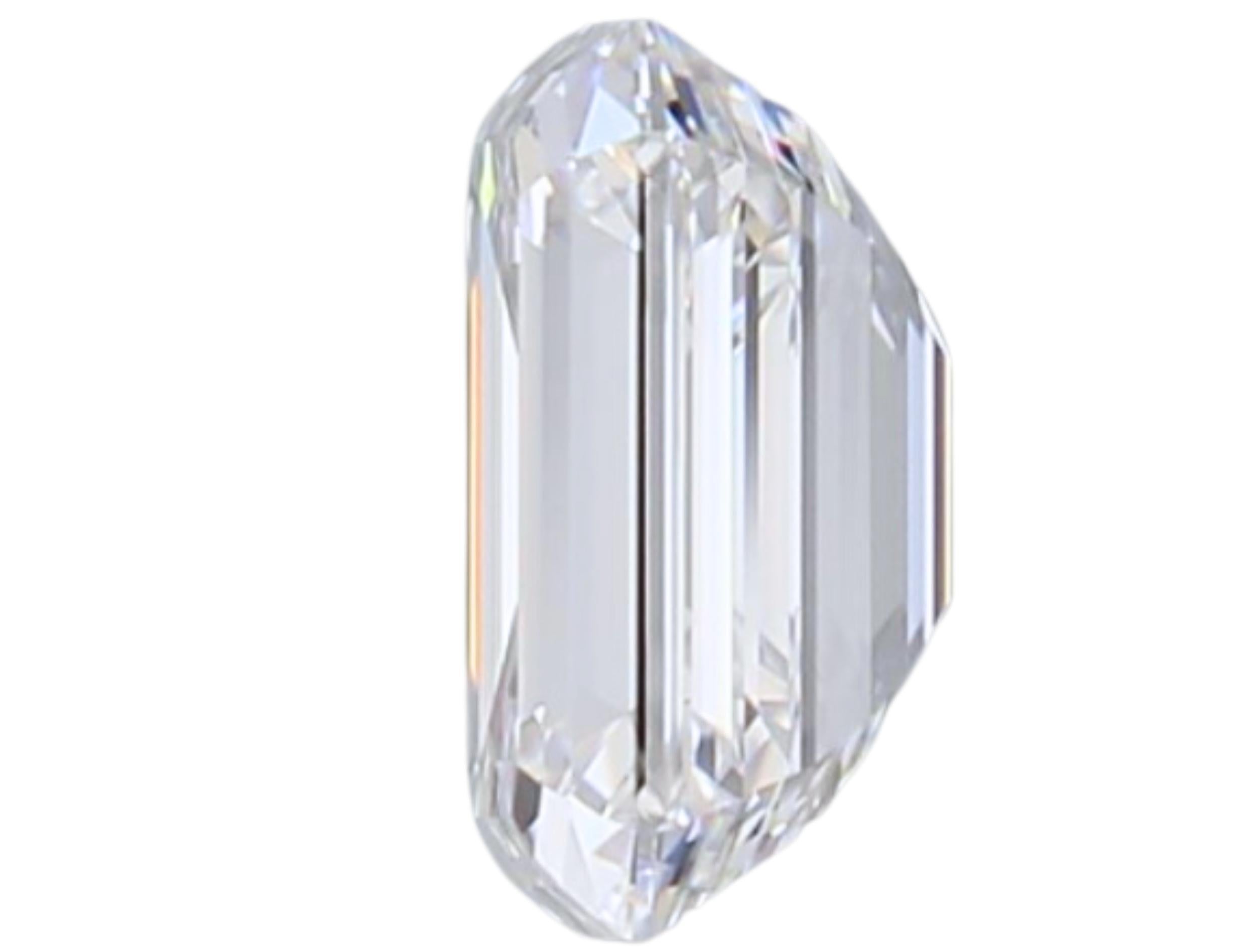 Women's Luxurious 1 carat Emerald Cut Brilliant Diamond