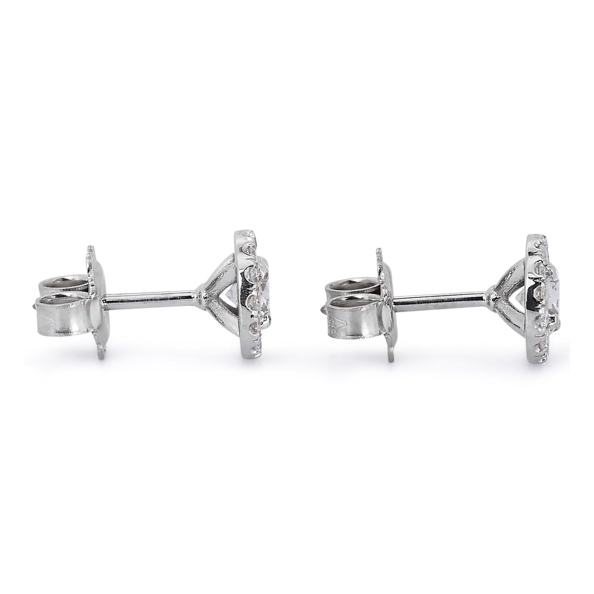 Luxurious 1.24ct Round Diamond Stud Earrings in 18K White Gold - GIA Certified For Sale 1