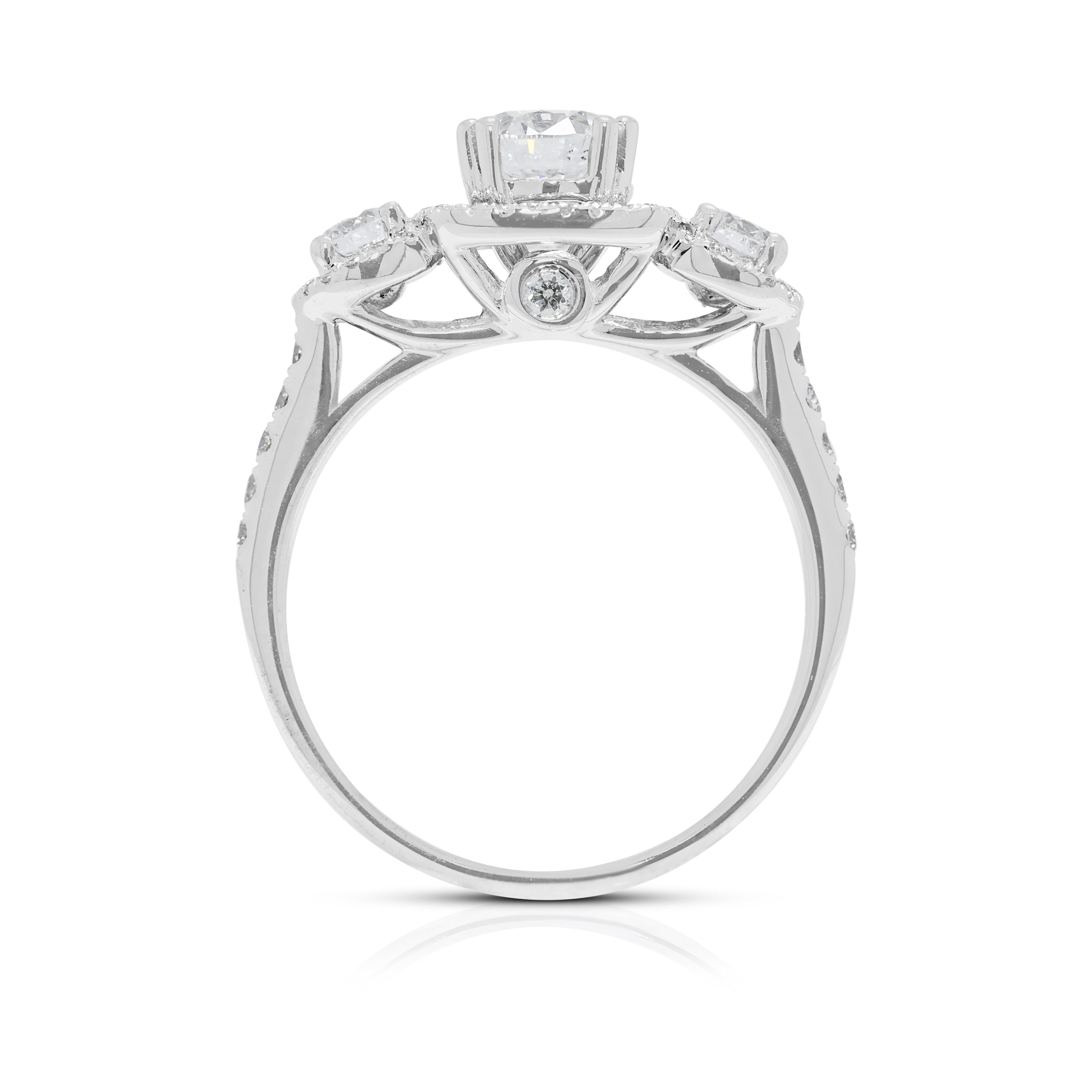 Luxurious 1.28ct Natural Diamond Ring in 18K White Gold For Sale 2