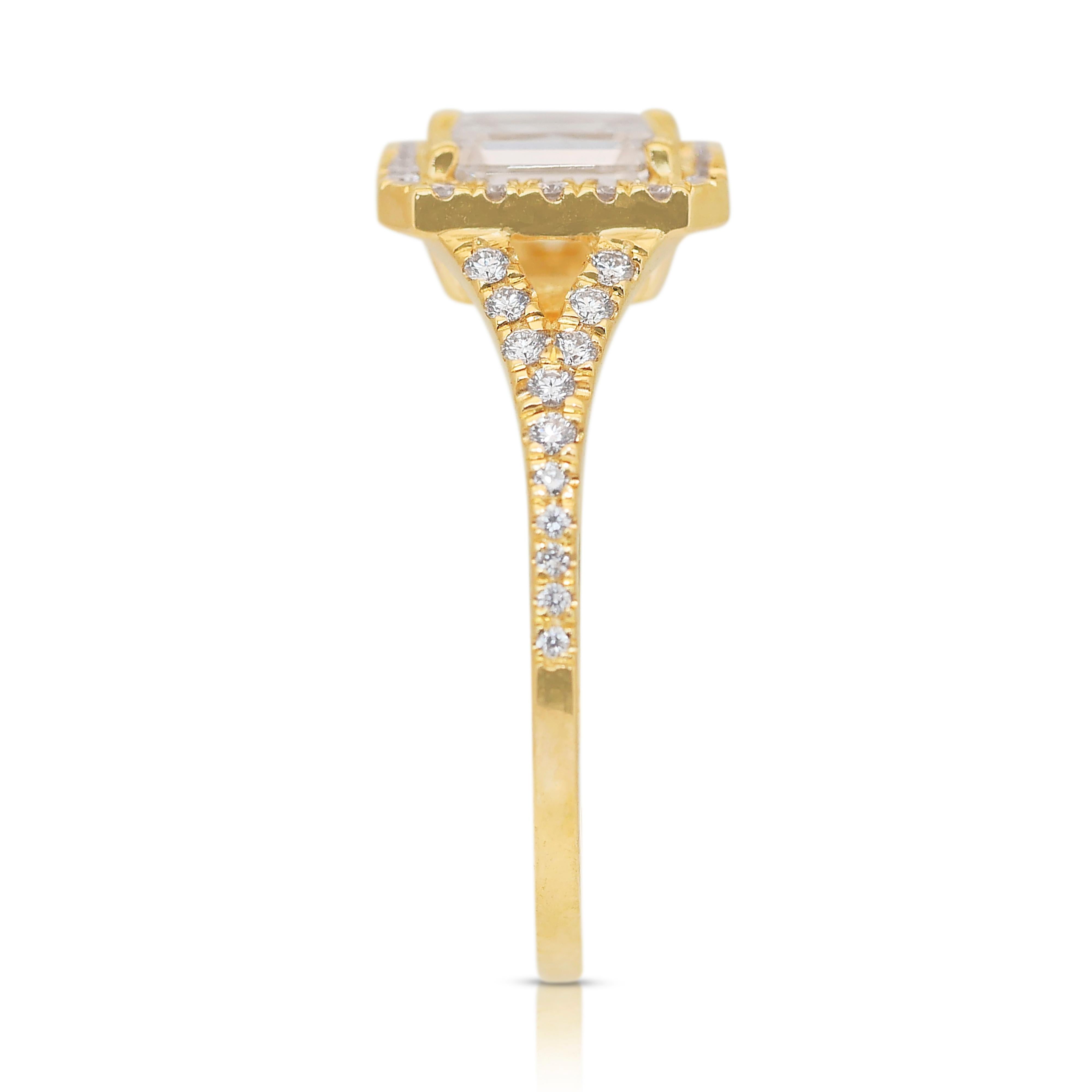 Luxurious 1.32ct Diamonds Halo Ring in 18k Yellow Gold - IGI Certified 1