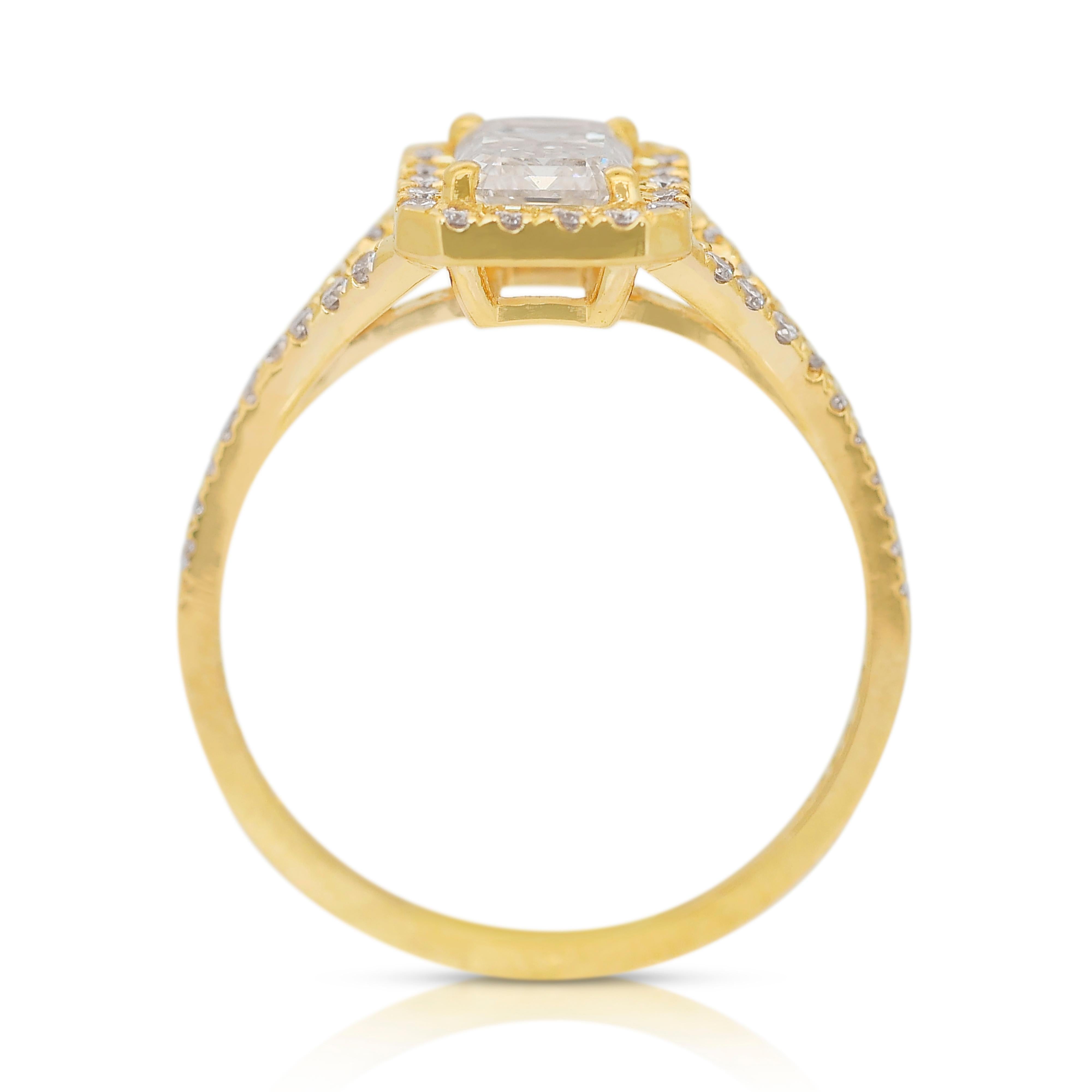 Luxurious 1.32ct Diamonds Halo Ring in 18k Yellow Gold - IGI Certified 3