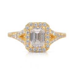 Luxurious 1.32ct Diamonds Halo Ring in 18k Yellow Gold - IGI Certified
