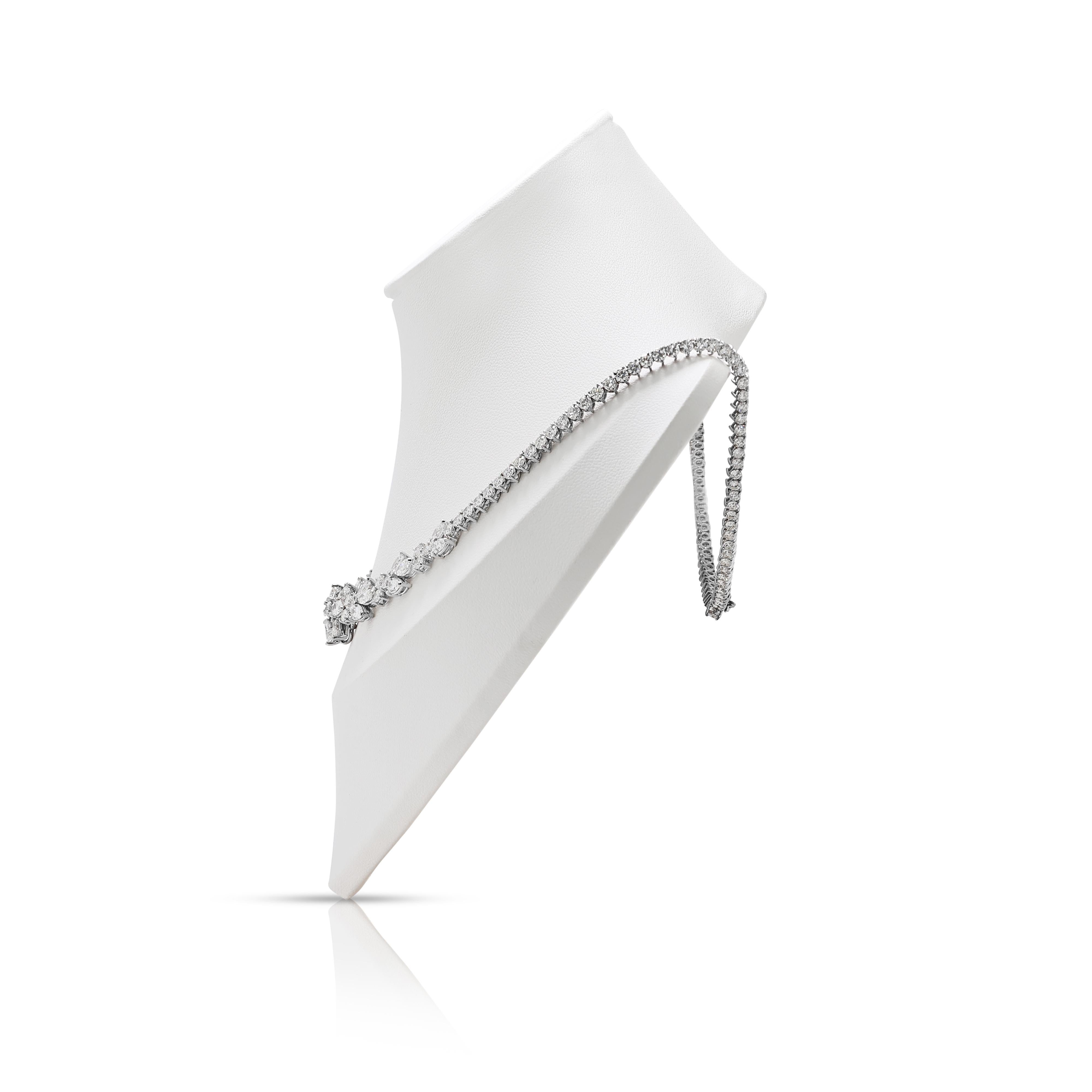 Taille ronde Luxueux collier en or blanc 18 carats orné de 13,52 ct de diamants naturels en vente