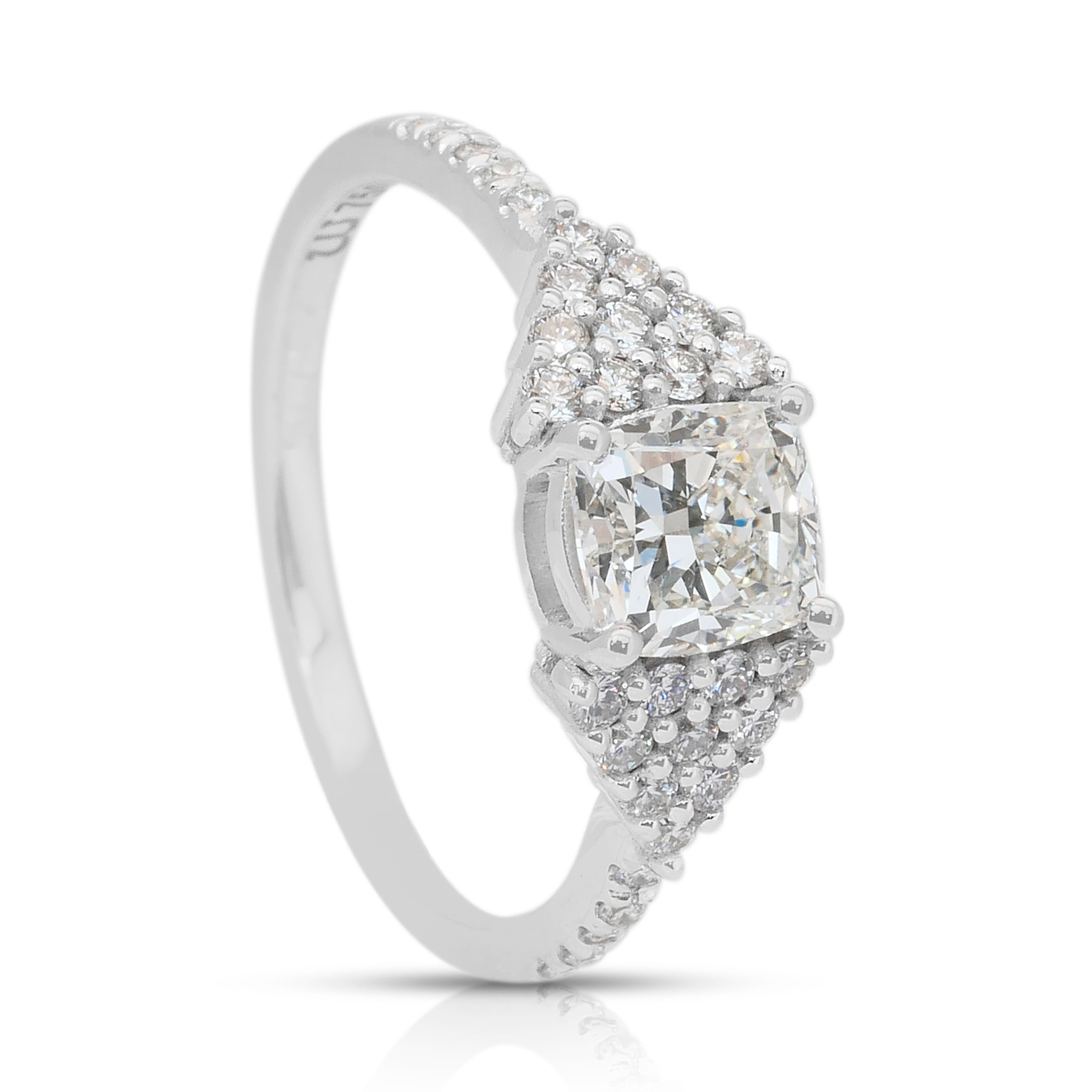 Luxueuse bague en or blanc 18k sertie de 1,42ct de diamants naturels - certifiée IGI en vente 2