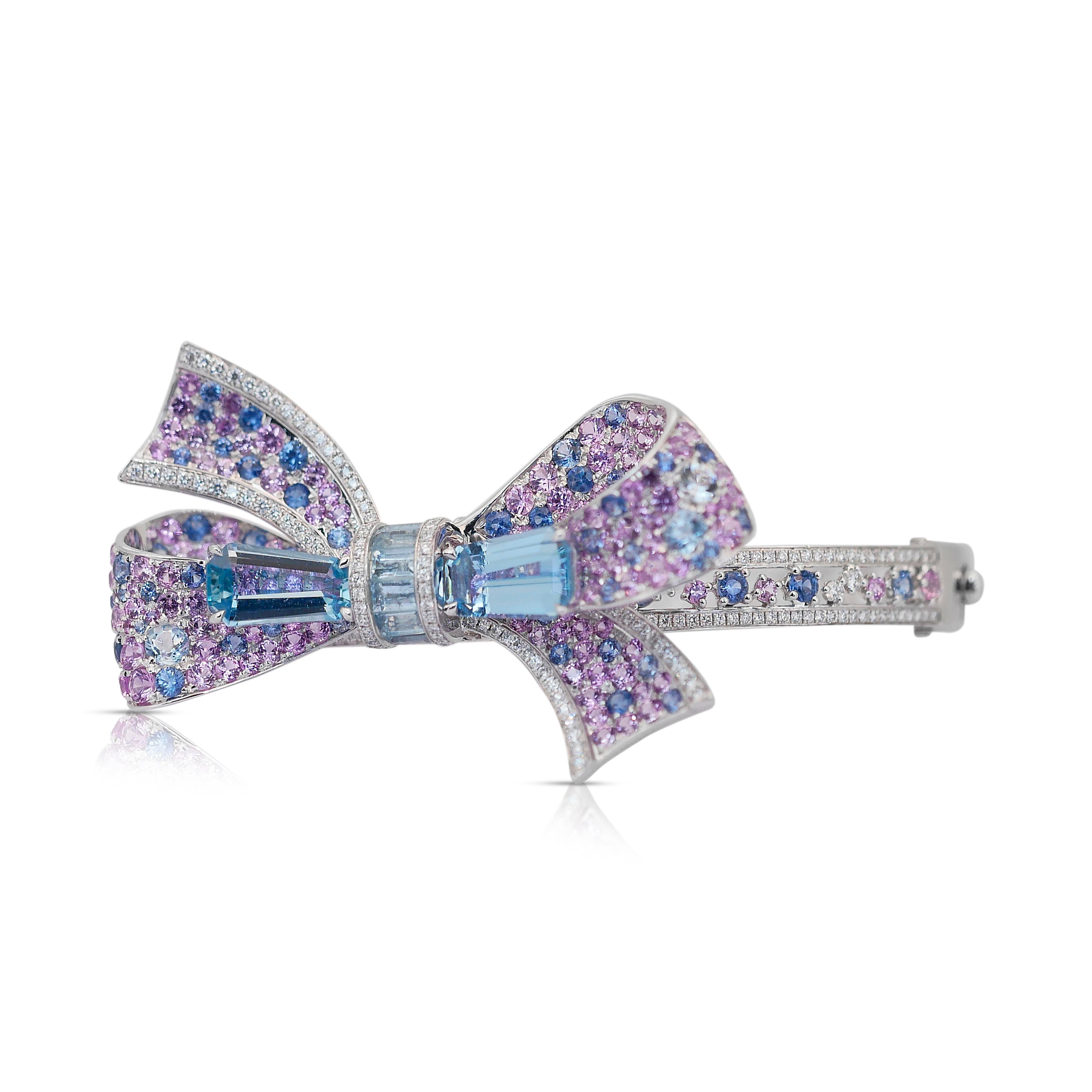 Taille baguette Bracelet jonc luxueux en or blanc 14 carats avec diamants et pierres précieuses 14,71 carats en vente