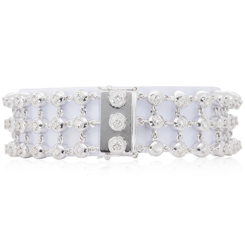 Luxurious 14k White Gold Bracelet with 2.43 Ct Natural Diamonds For Sale 1
