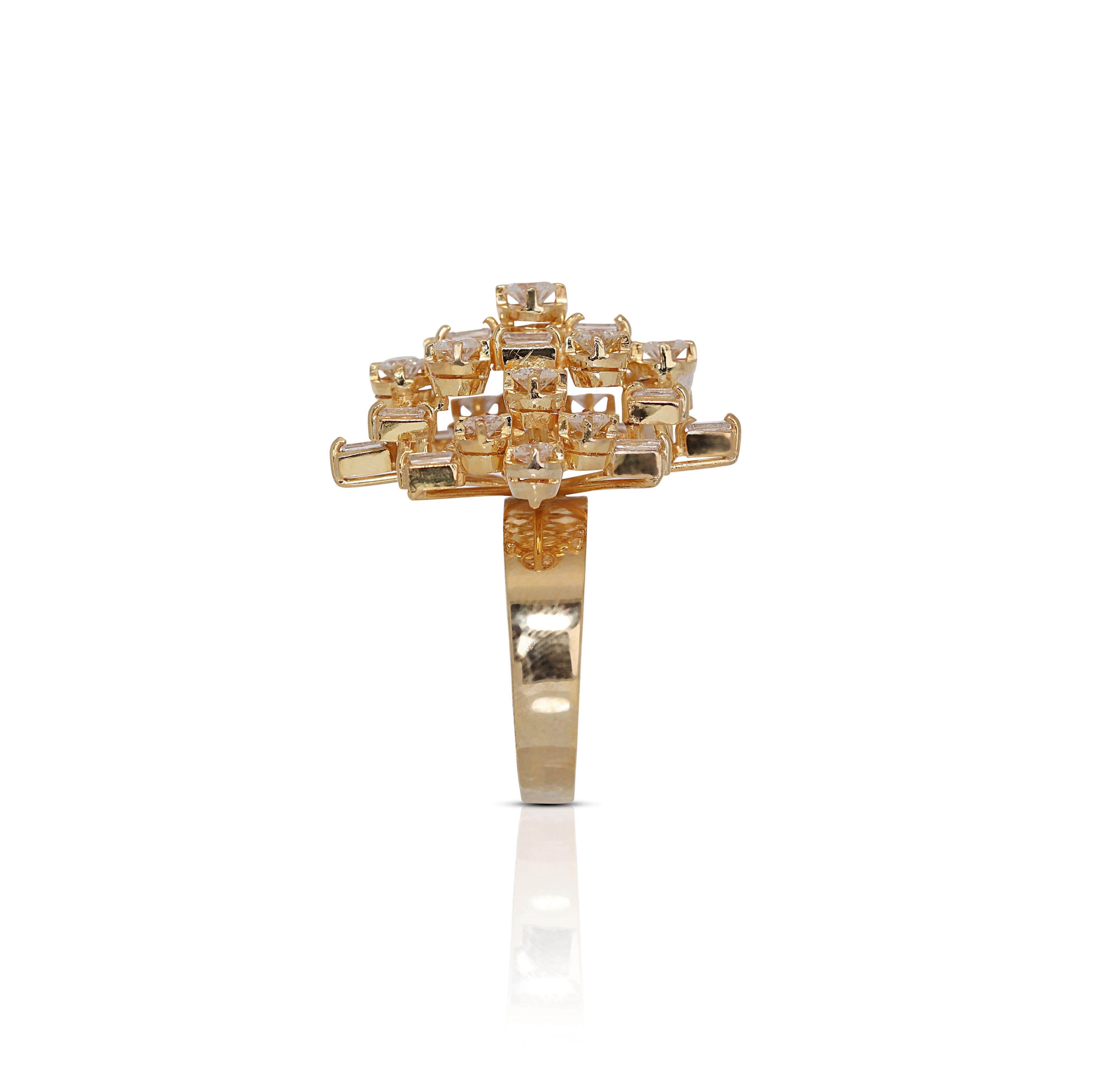 Luxuriöser Kronleuchter-Ring aus 14 Karat Gelbgold im Angebot 1