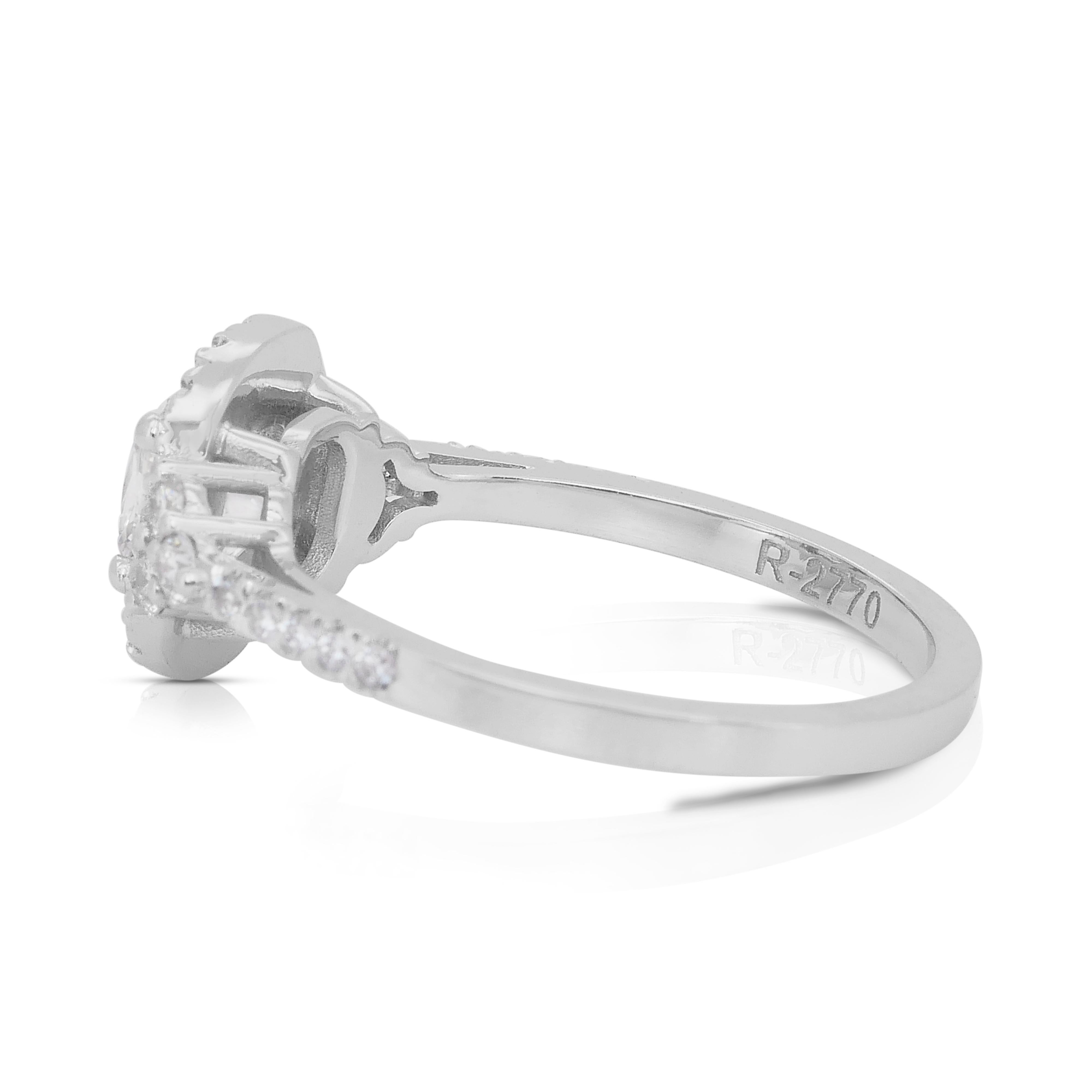 Women's Luxurious 1.53ct Diamonds Halo Ring in 18k White Gold - IGI Certified For Sale