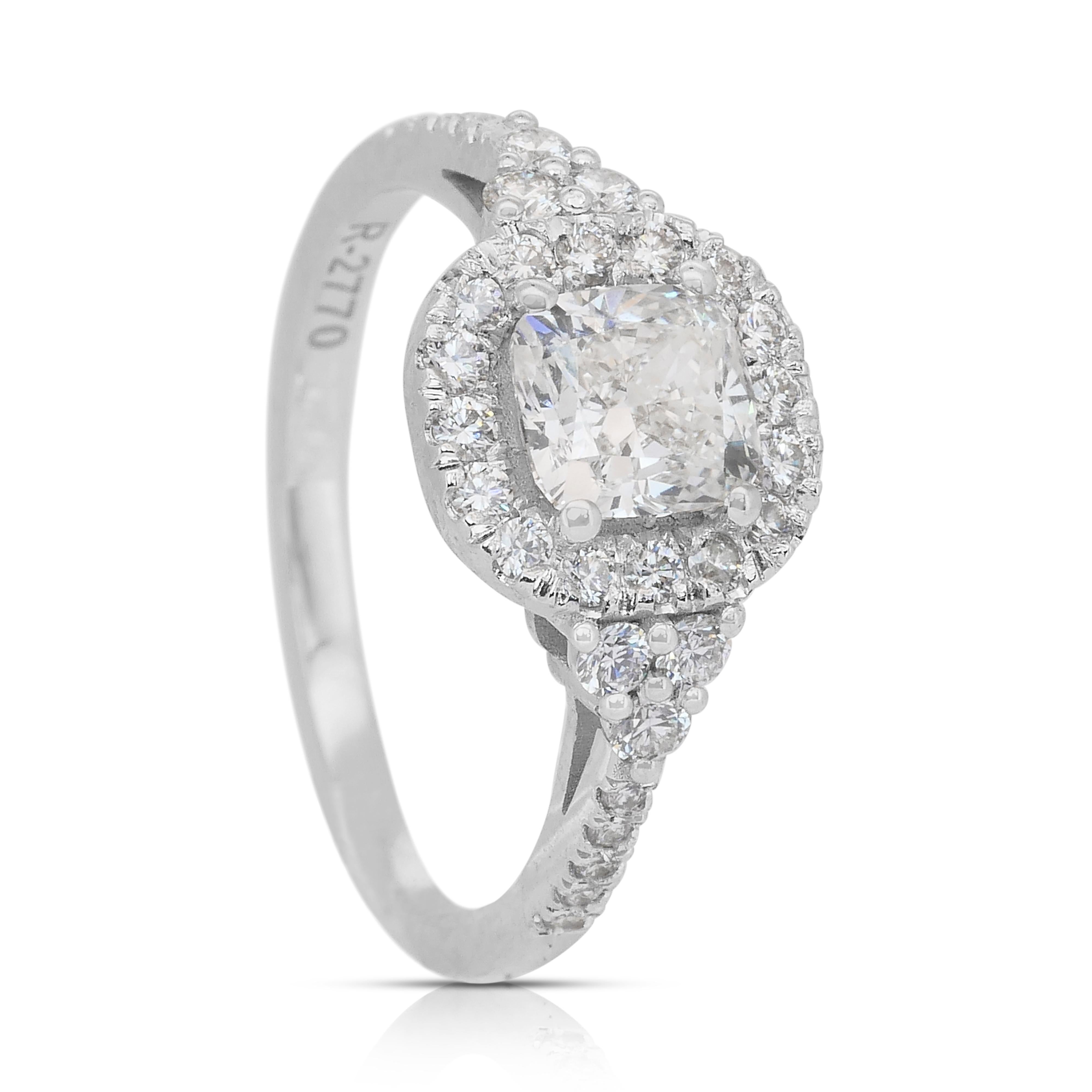 Luxurious 1.53ct Diamonds Halo Ring in 18k White Gold - IGI Certified For Sale 3