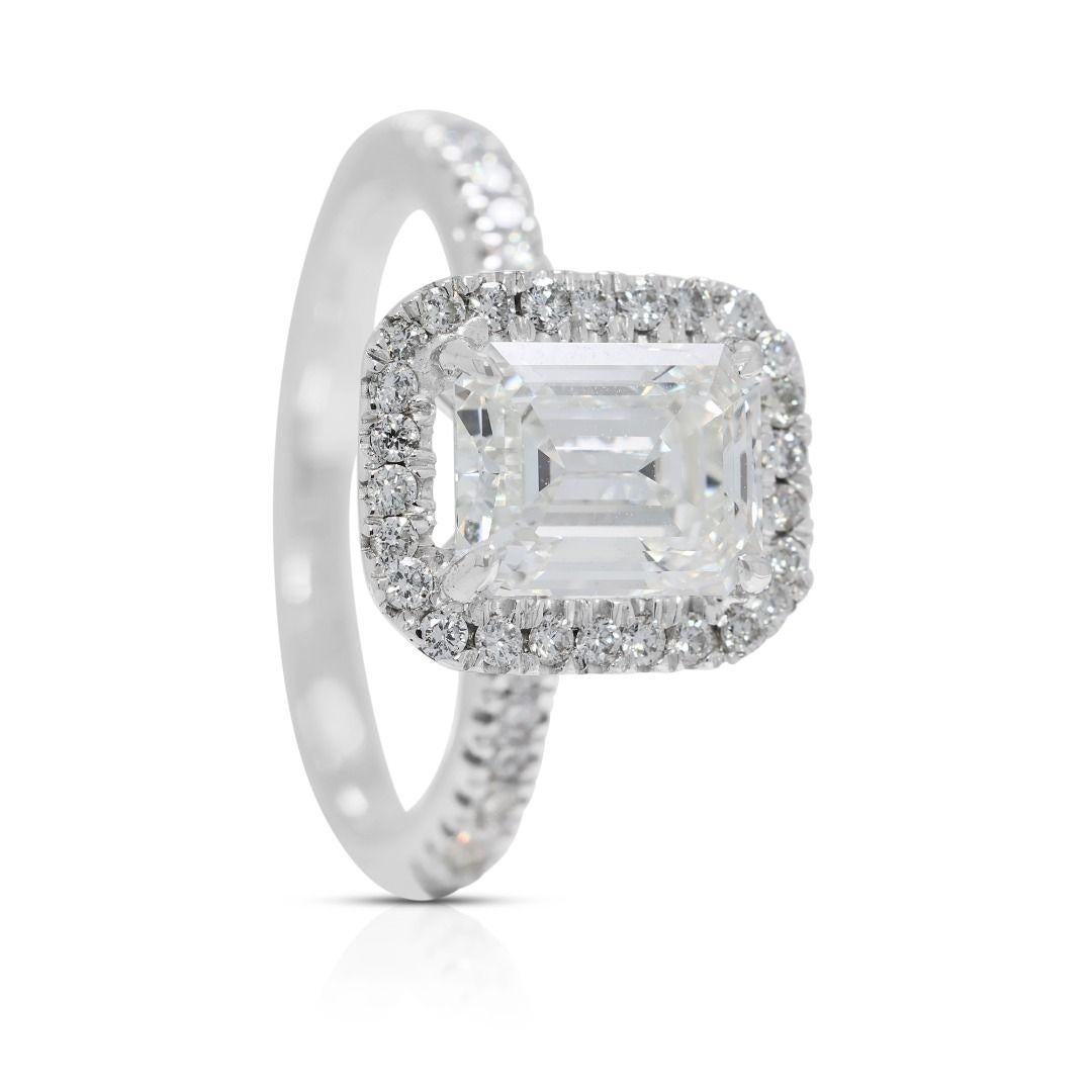 Luxurious 1.86ct Natural Diamond Halo Pave Ring in 18K White Gold by MOUAWAD en venta 1
