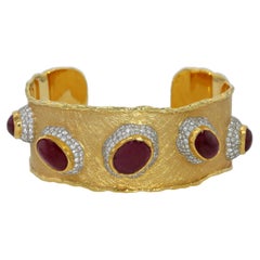 Victor Velyan manchette luxueuse en or 18 carats et 24 carats avec rubis des îles vertes et diamants