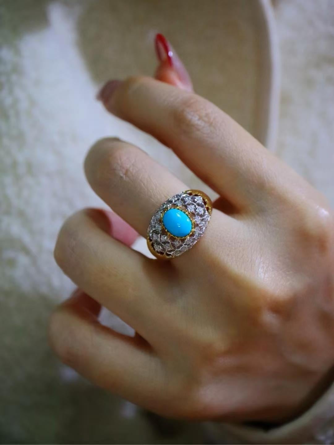 Oval Cut Luxurious 18K Gold Turquoise Inlaid with Multiple Diamonds Ring For Sale