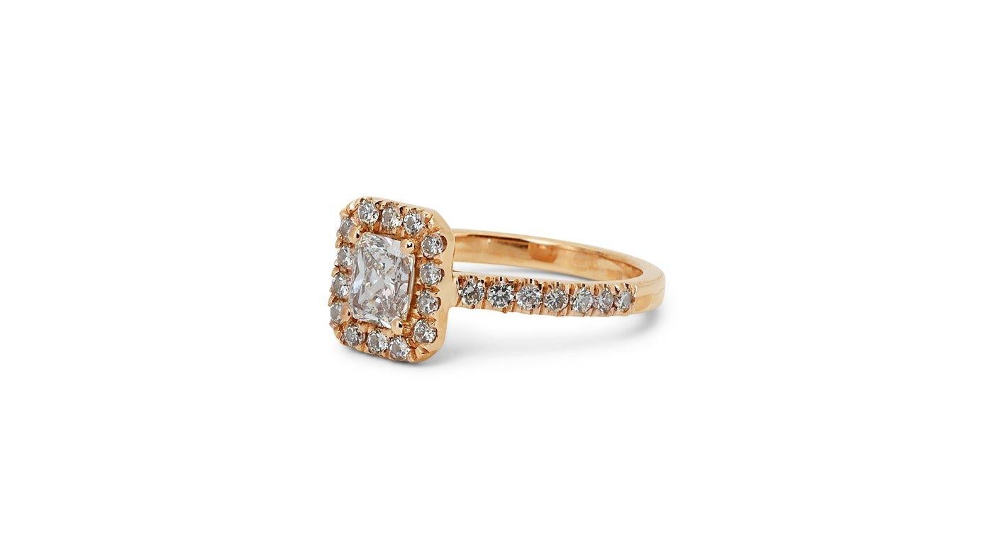 Luxurious 18k Rose Gold Halo Ring w/ 1.21ct Natural Diamonds GIA Certificate In New Condition In רמת גן, IL