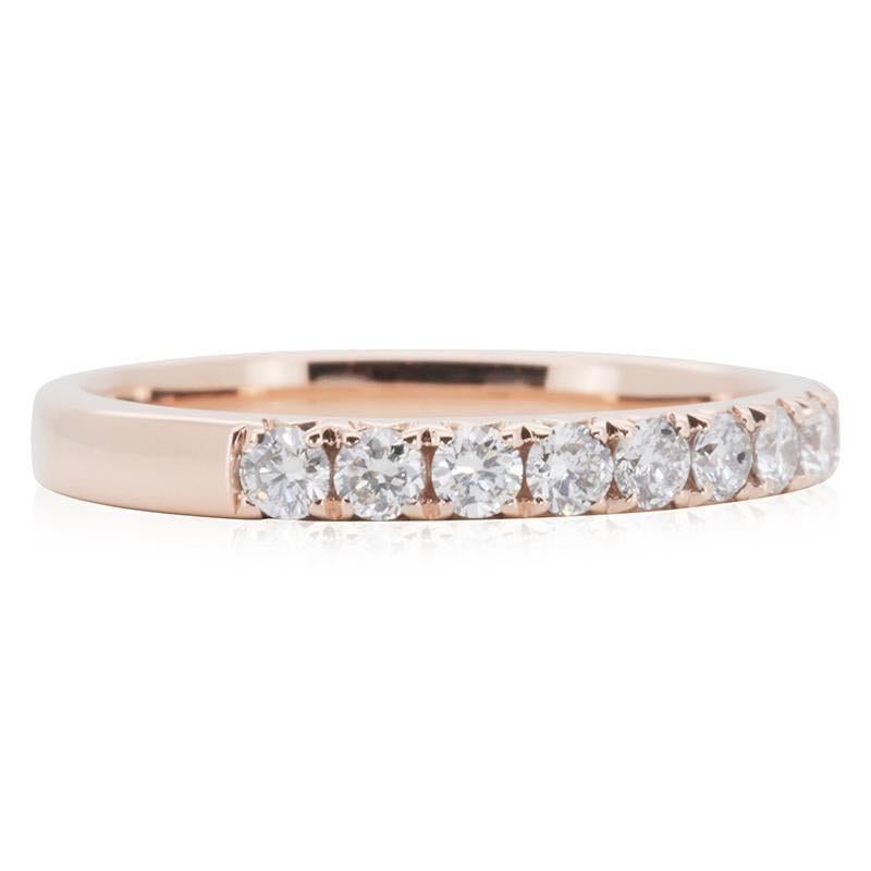 A beautiful ring with a dazzling 0.2 carat round brilliant diamonds. The jewelry is made of 18k Rose Gold with a high quality polish. It comes with a fancy jewelry box.

Metal: Rose Gold

Main Stone:
13 diamonds main stone total of: 0.2 carat
cut: